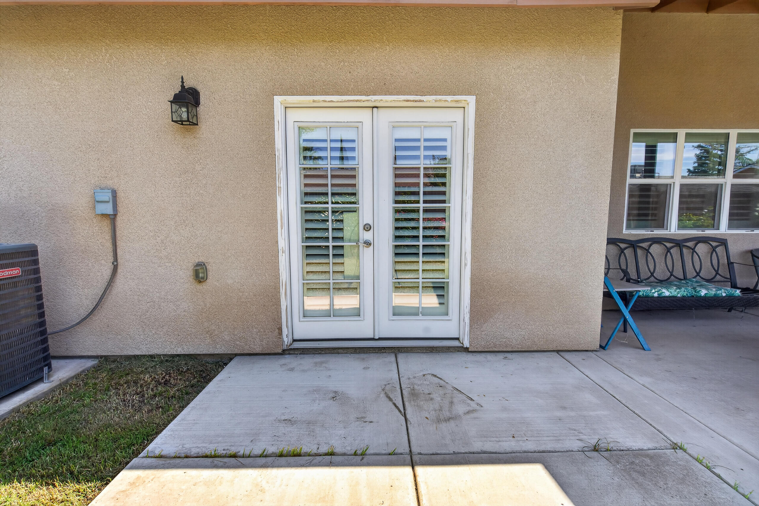 2113 S Columbus Ct, Visalia, CA 93277