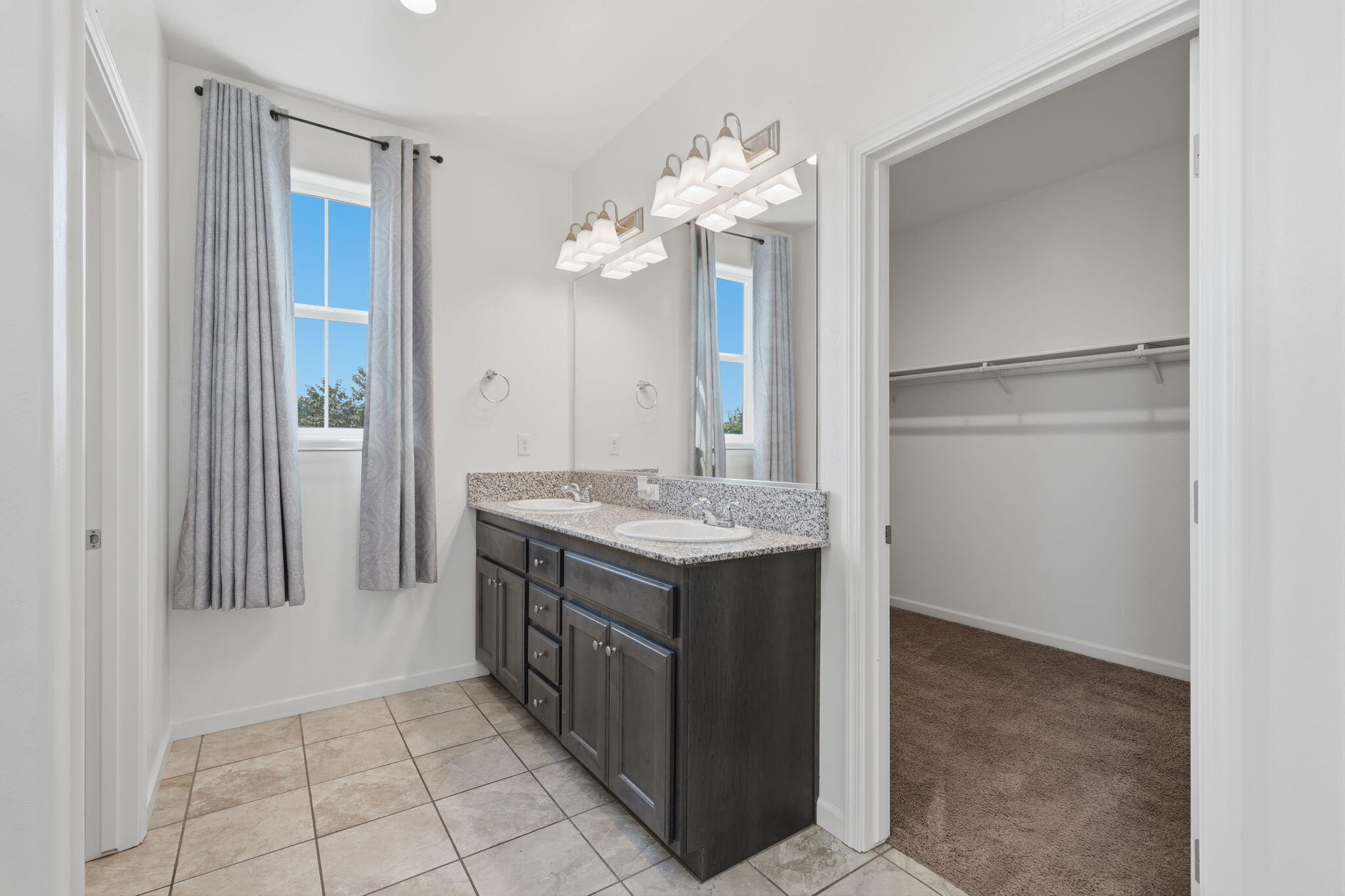 3289 Alexandria St, Tulare, CA 93274