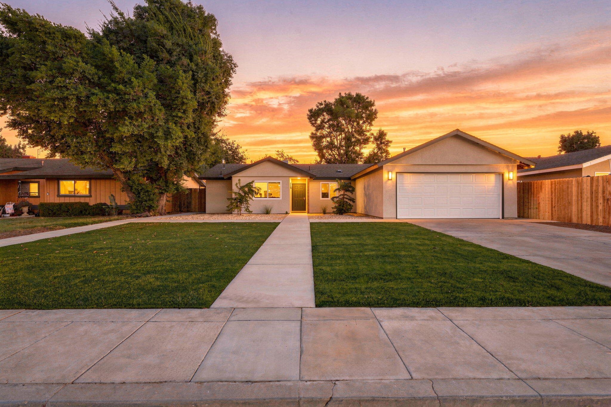 1047 S Noyes St, Visalia, CA 93277