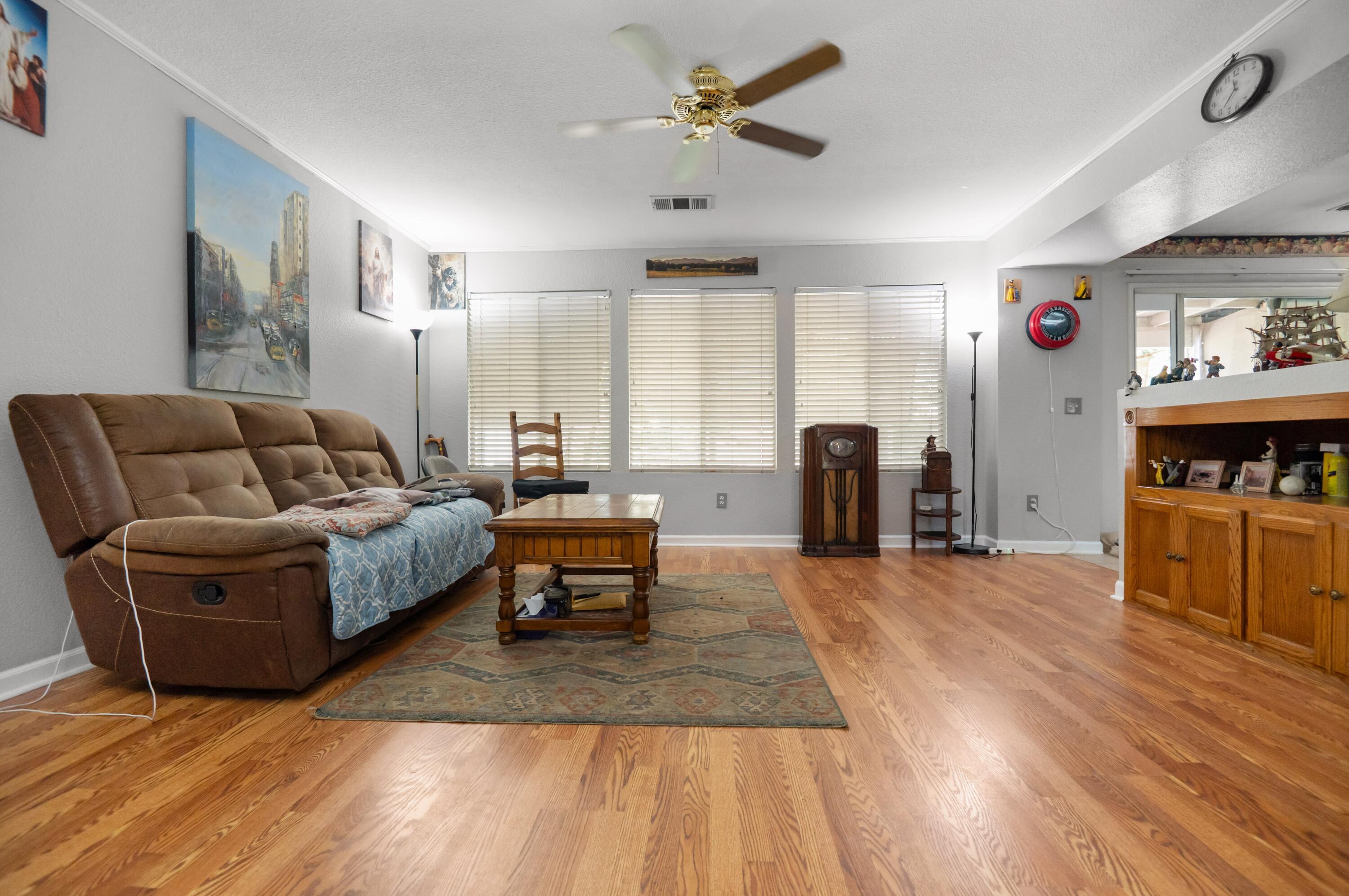 4744 W James Ct, Visalia, CA 93277
