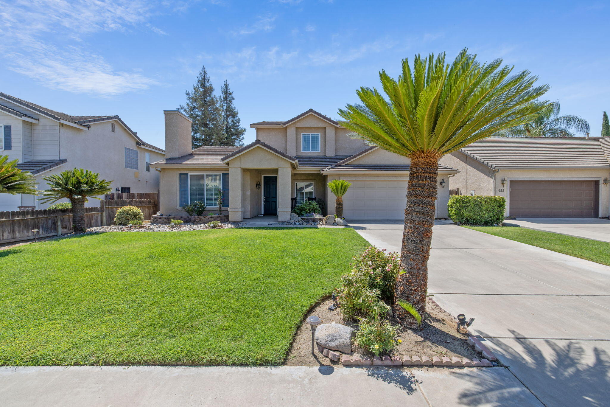 615 W Loyola Ave, Visalia, CA 93277
