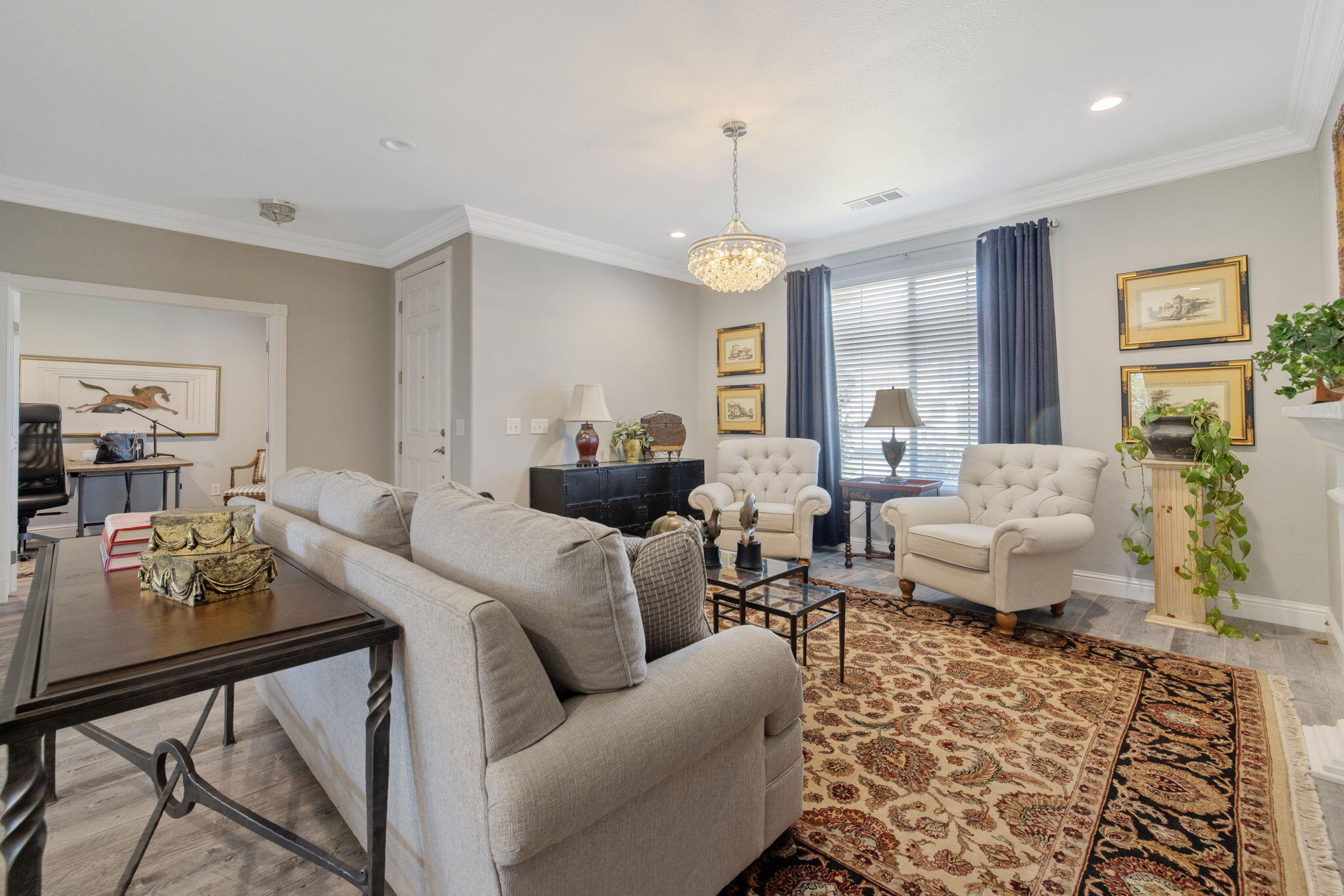 615 W Loyola Ave, Visalia, CA 93277