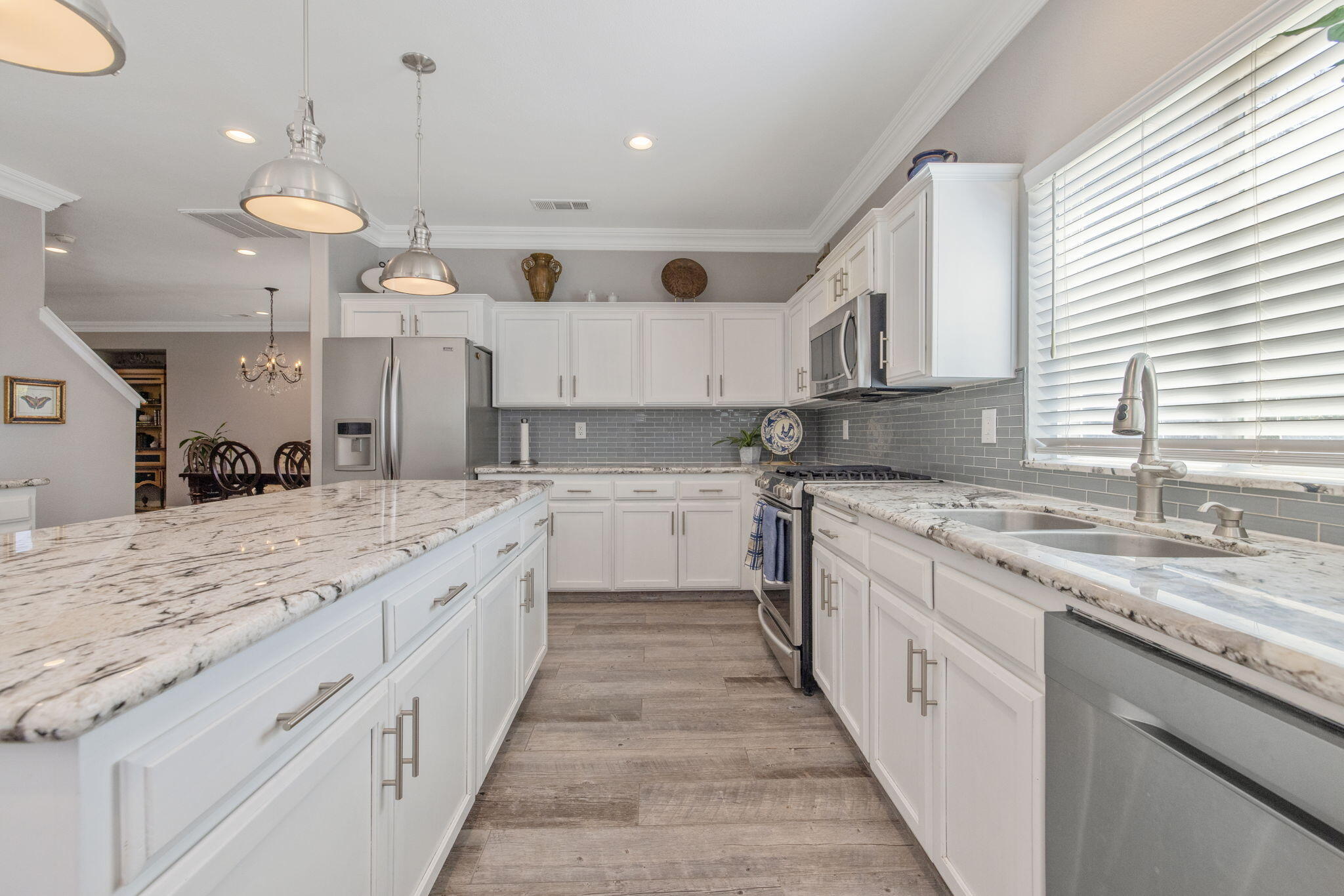615 W Loyola Ave, Visalia, CA 93277