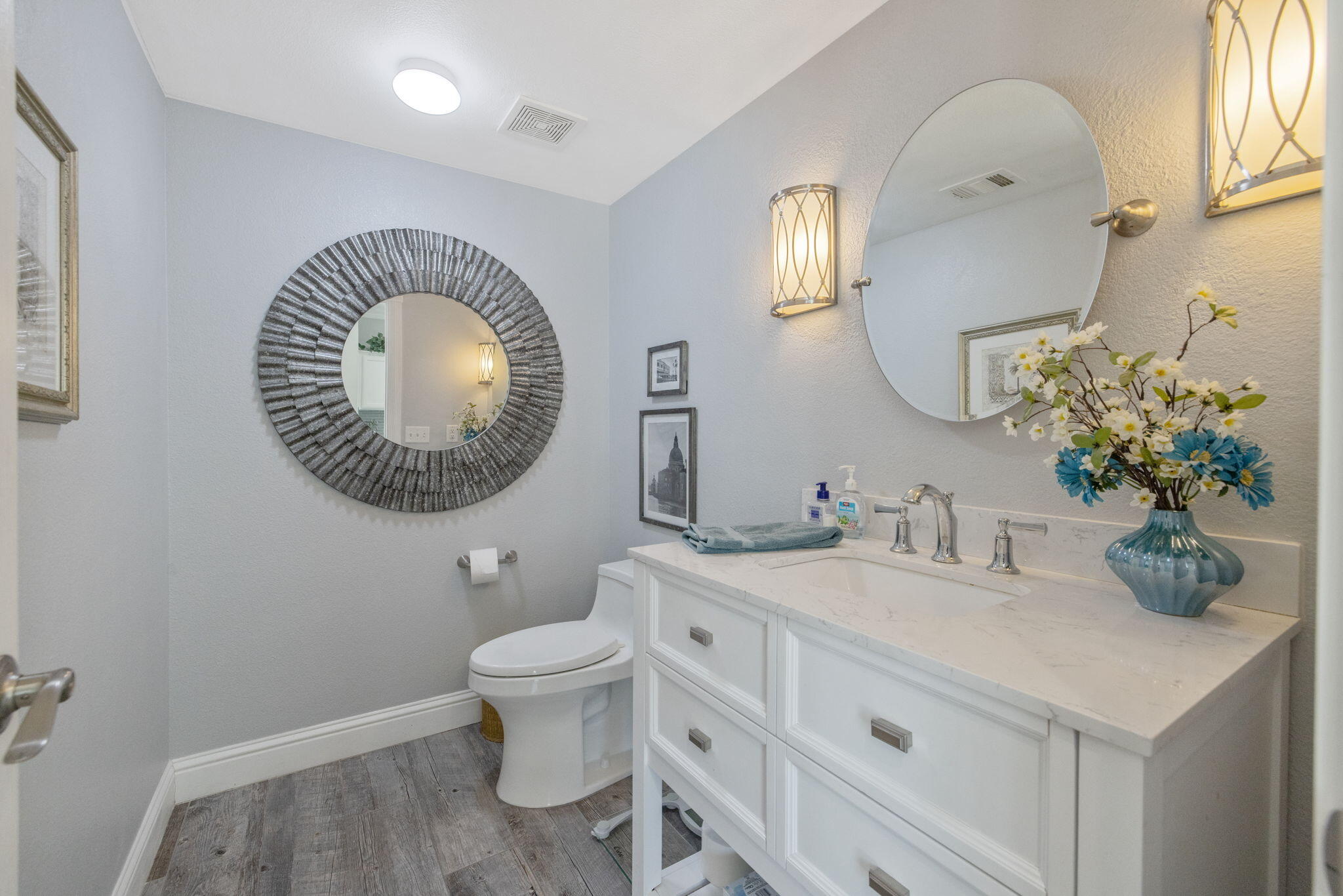 615 W Loyola Ave, Visalia, CA 93277