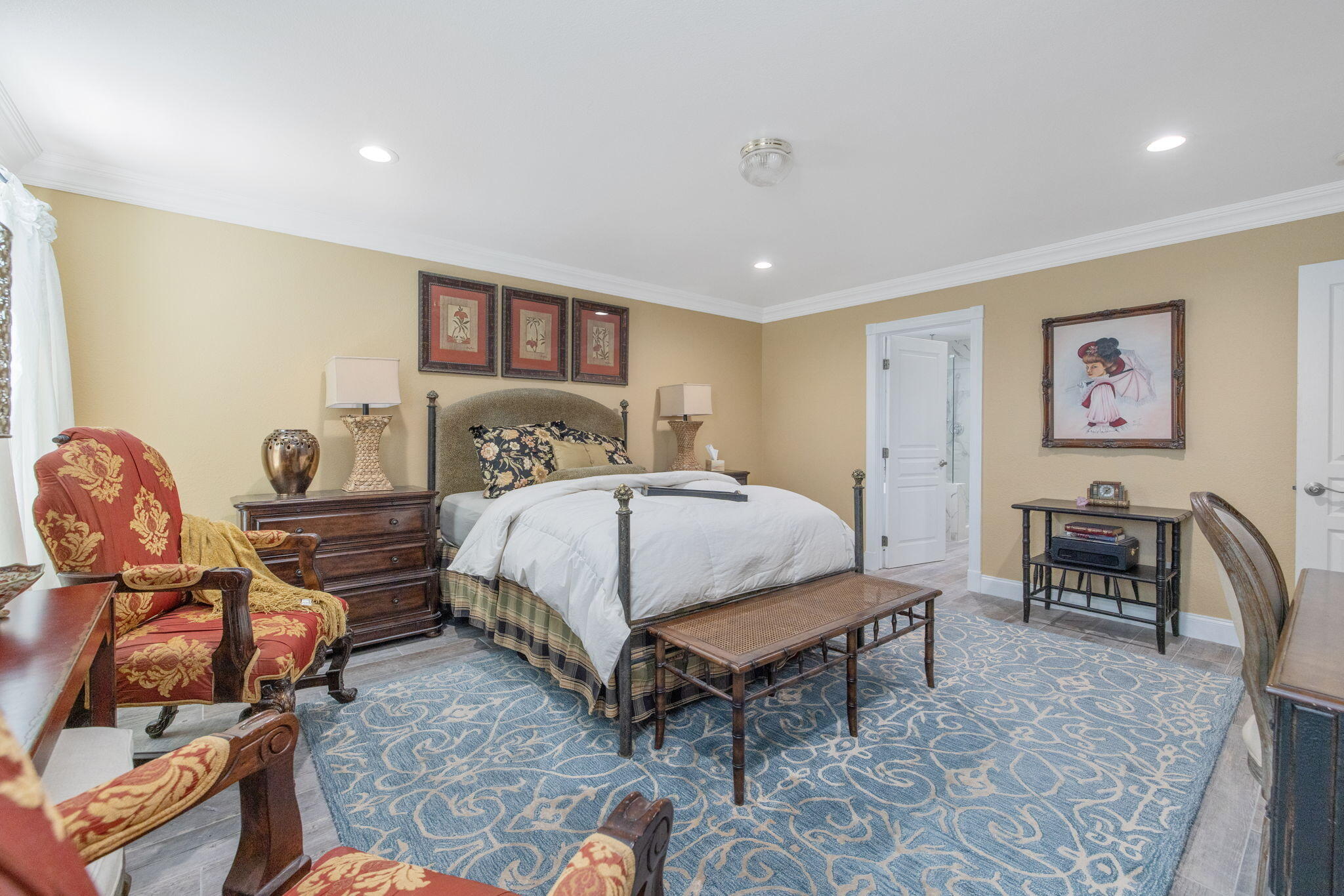 615 W Loyola Ave, Visalia, CA 93277