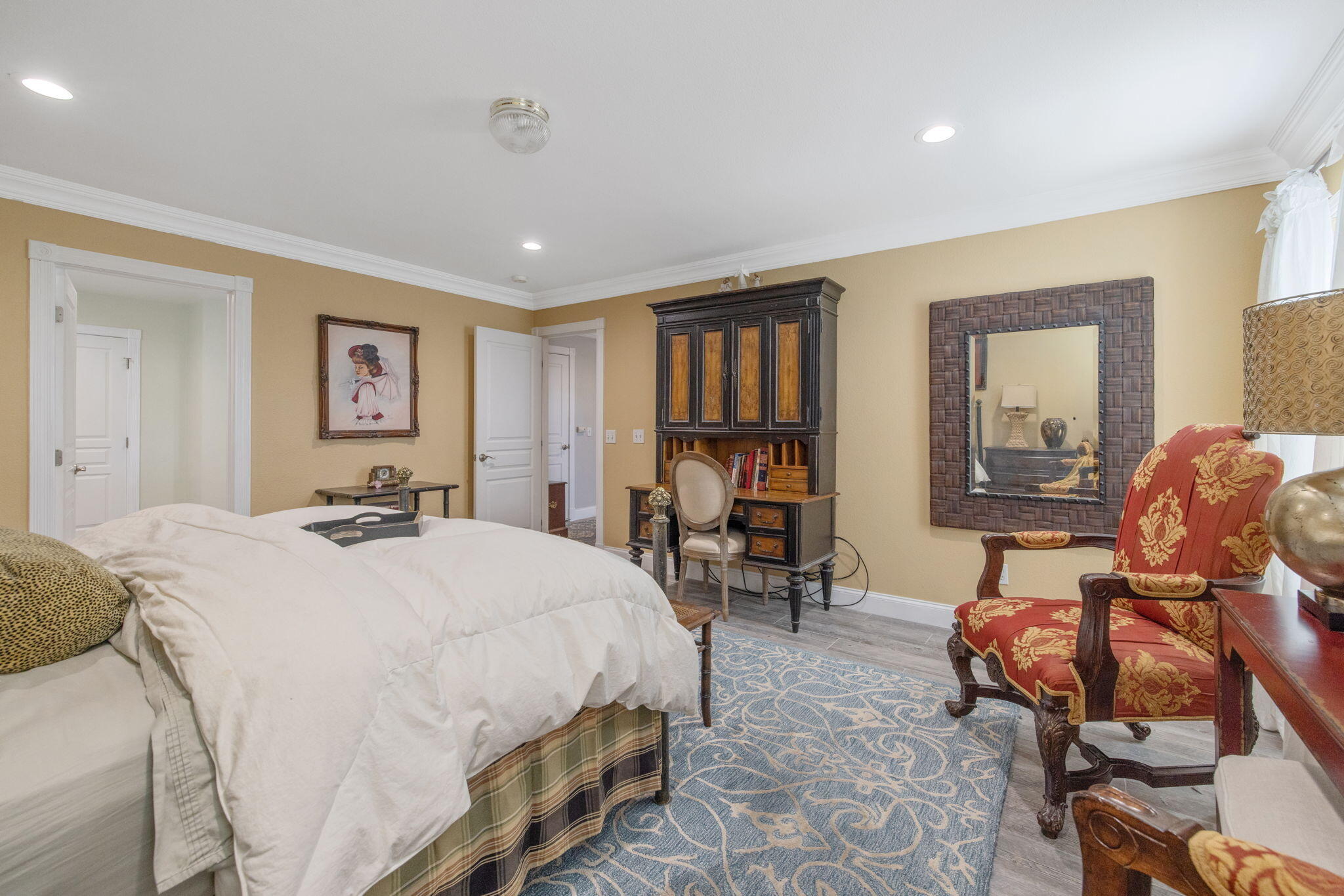 615 W Loyola Ave, Visalia, CA 93277