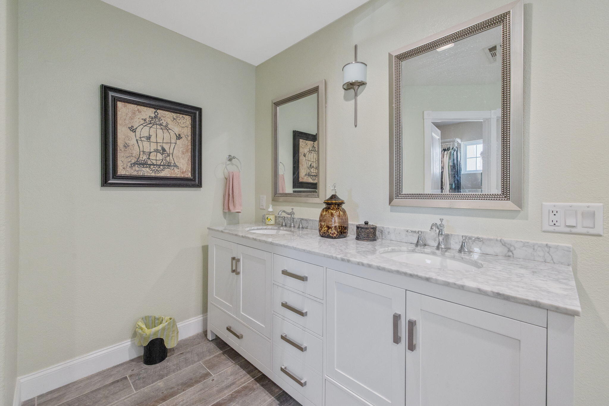 615 W Loyola Ave, Visalia, CA 93277