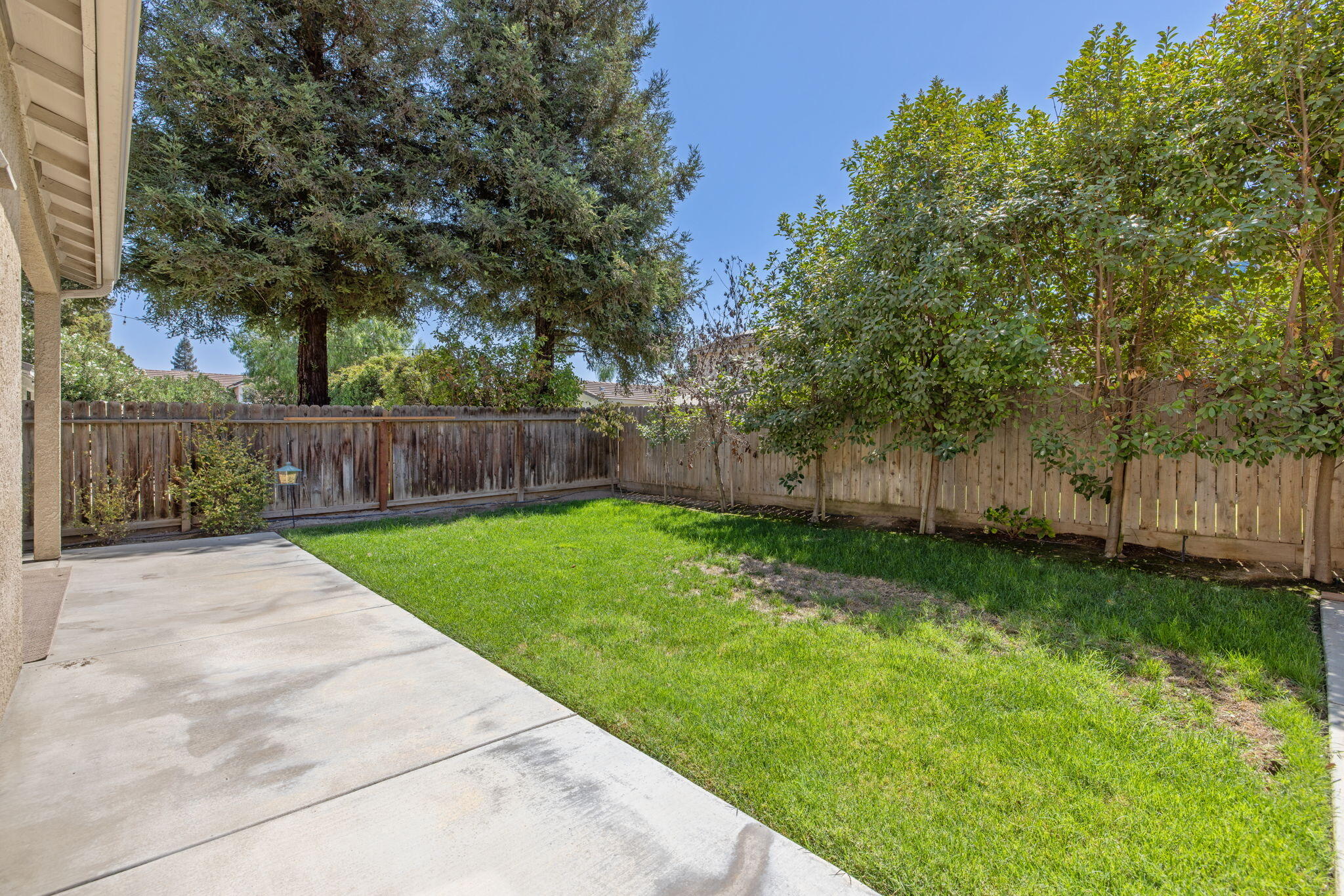 615 W Loyola Ave, Visalia, CA 93277