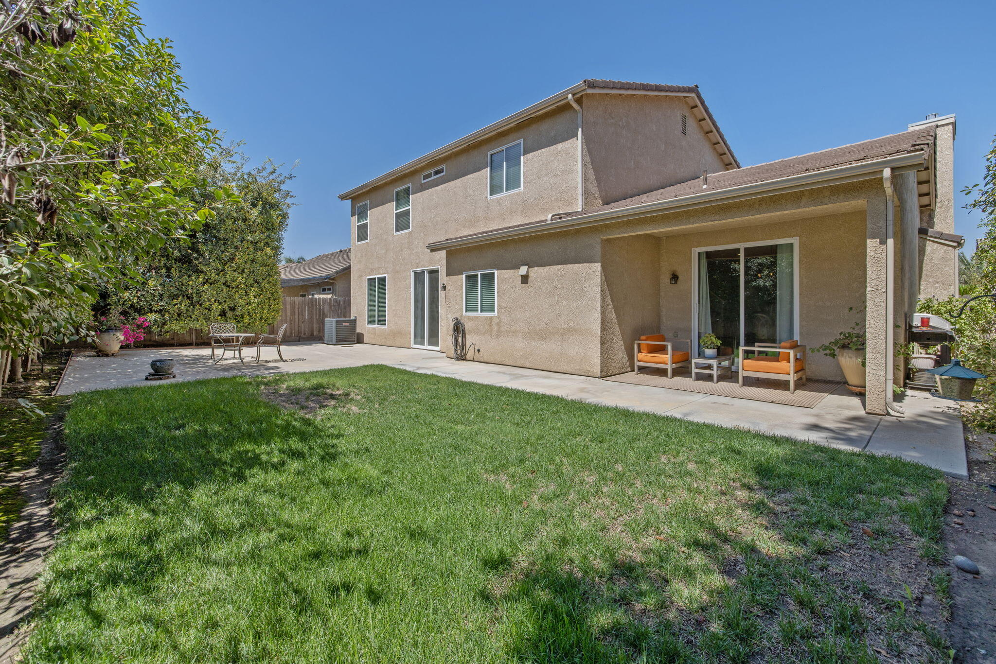 615 W Loyola Ave, Visalia, CA 93277