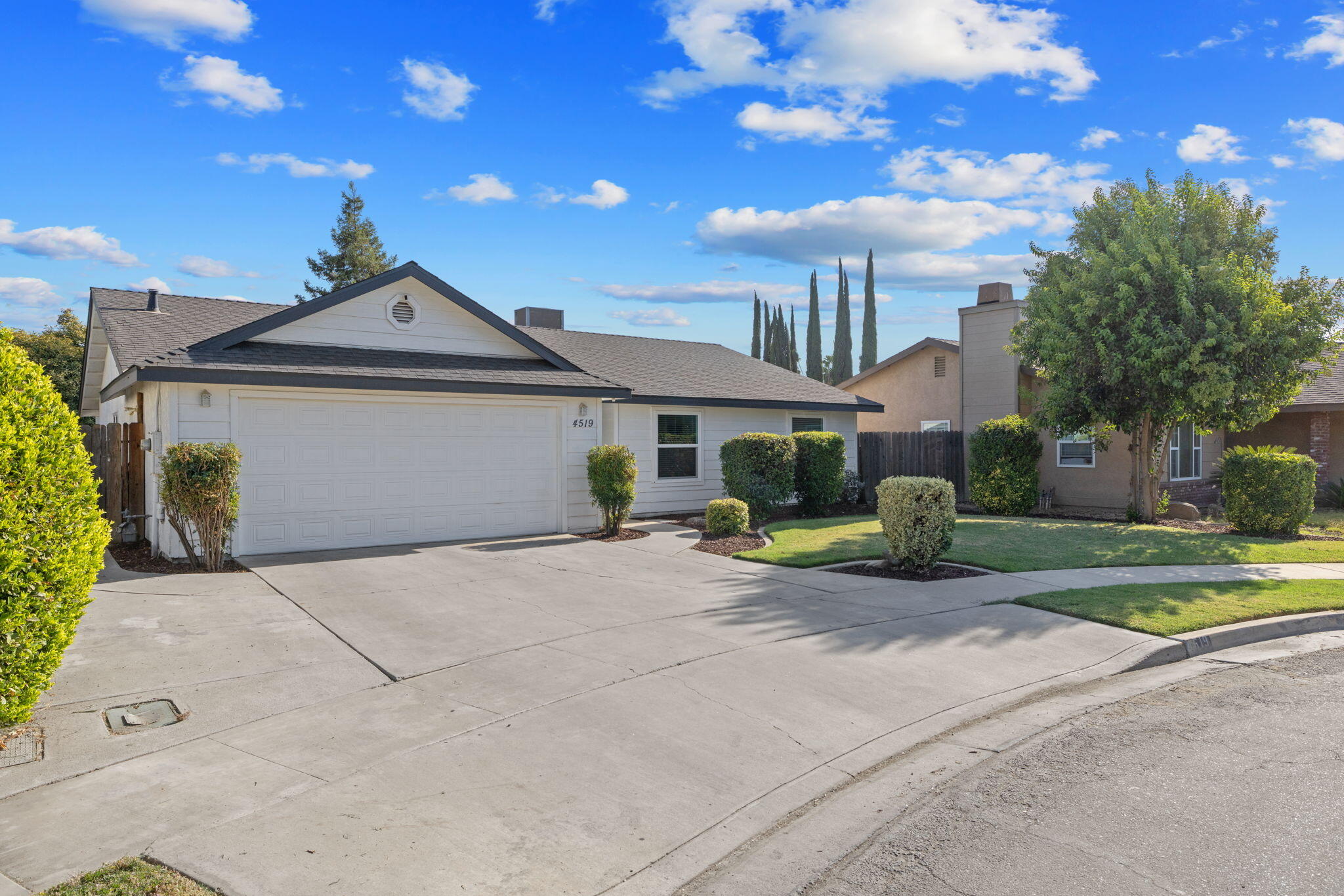 4519 W Feemster Ave, Visalia, CA 93277