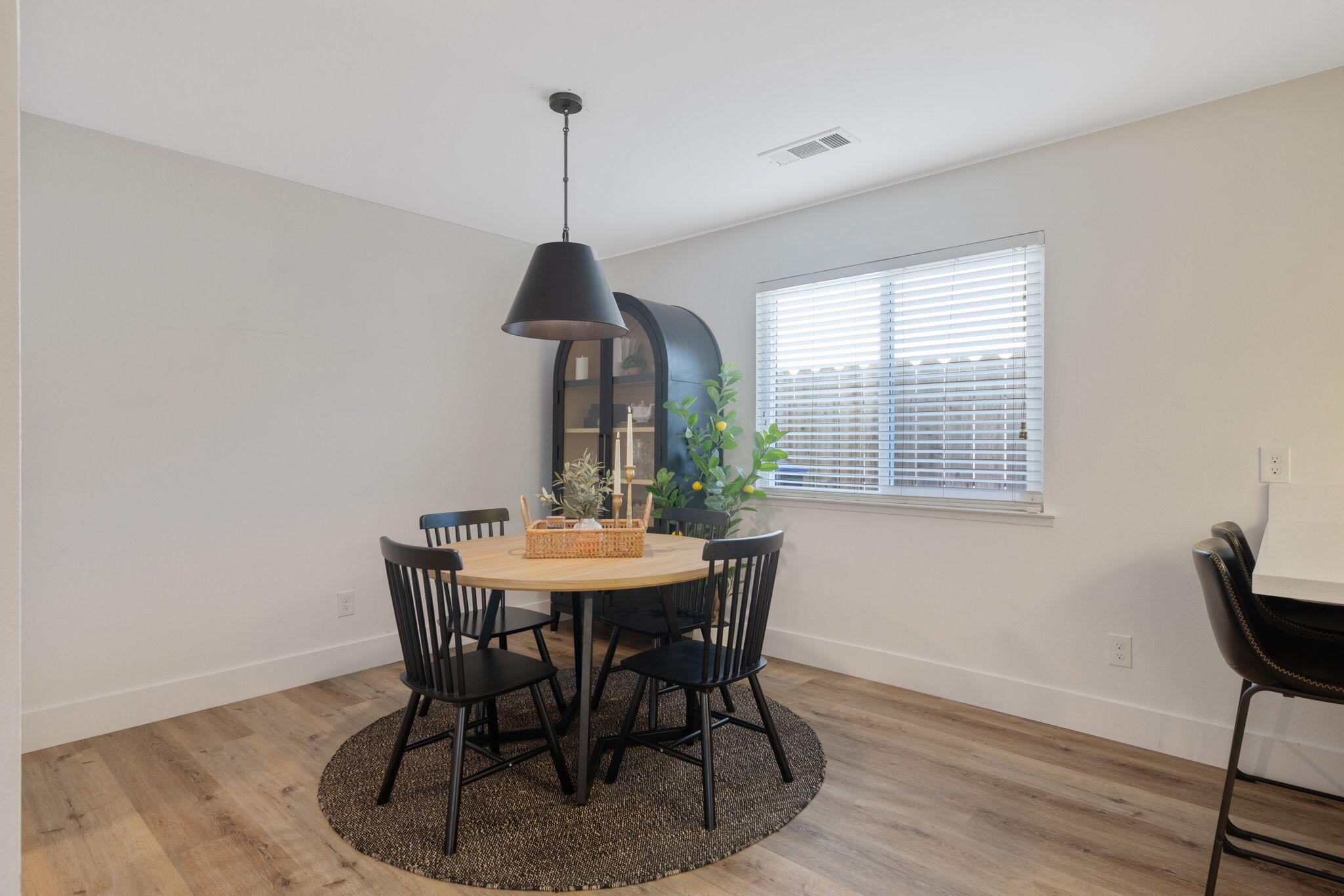 4519 W Feemster Ave, Visalia, CA 93277