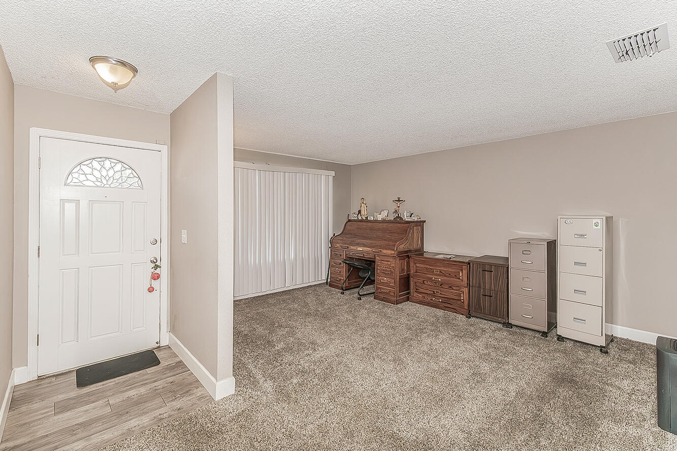 1145 Van Ct, Hanford, CA 93230