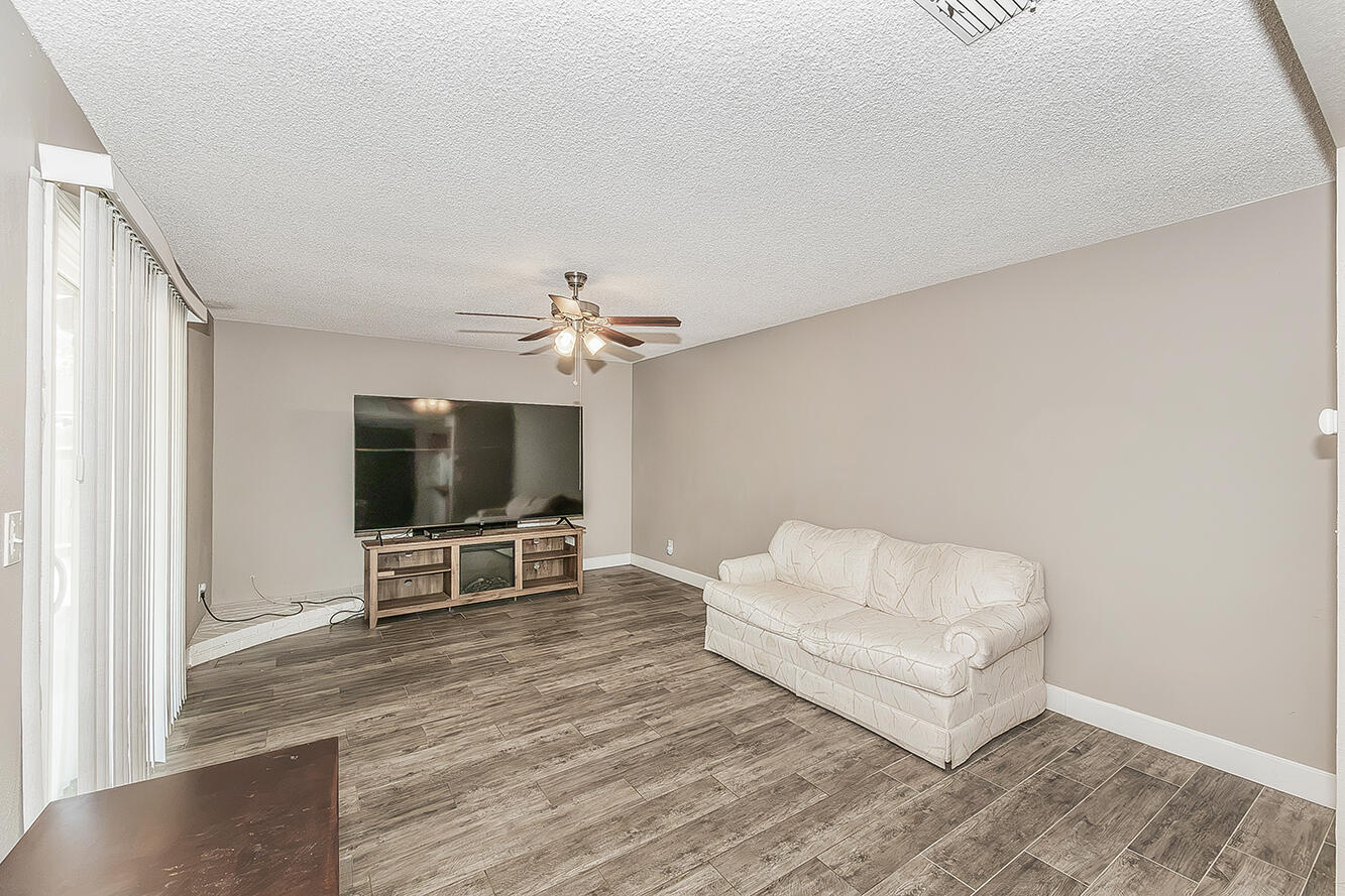 1145 Van Ct, Hanford, CA 93230