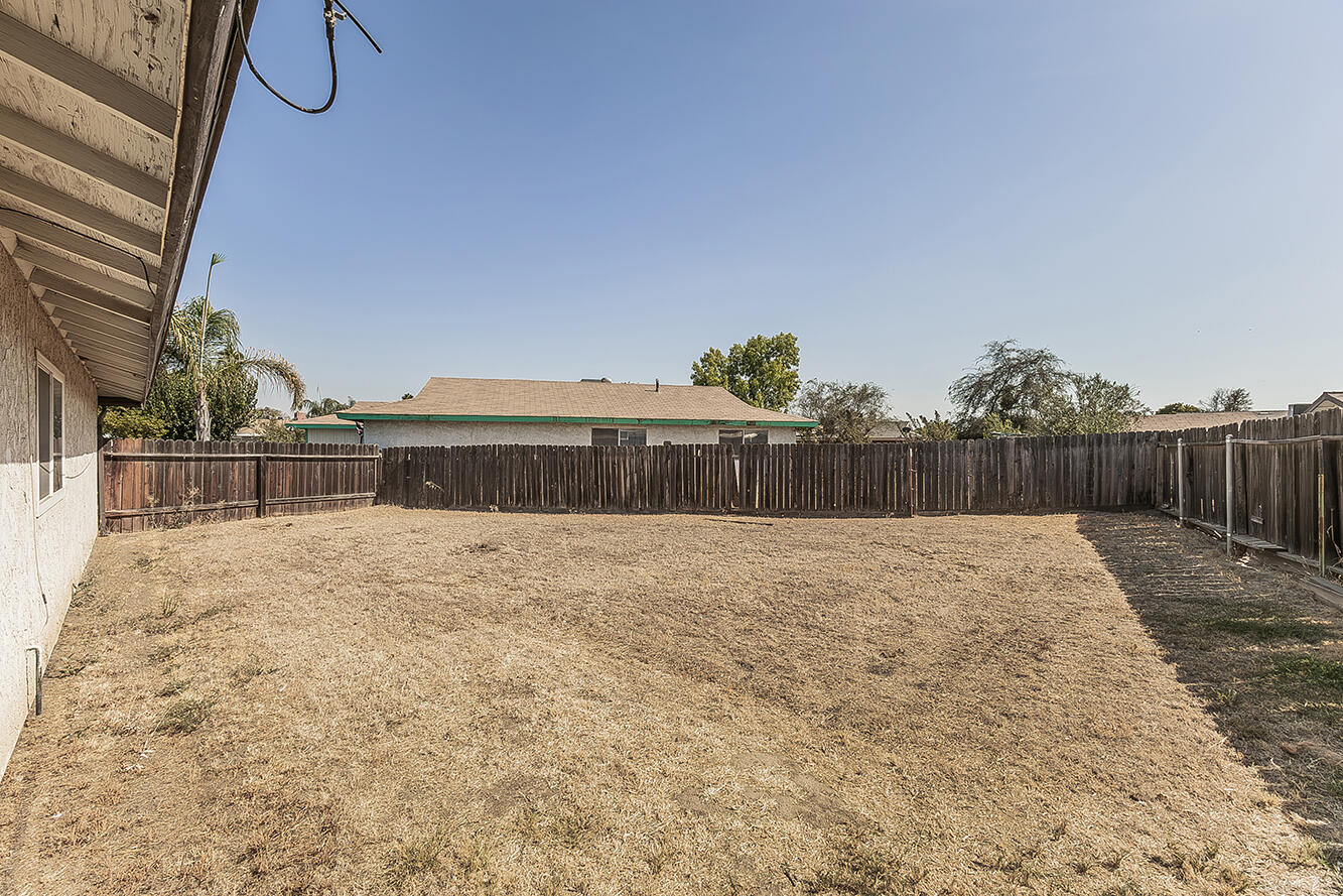 1145 Van Ct, Hanford, CA 93230