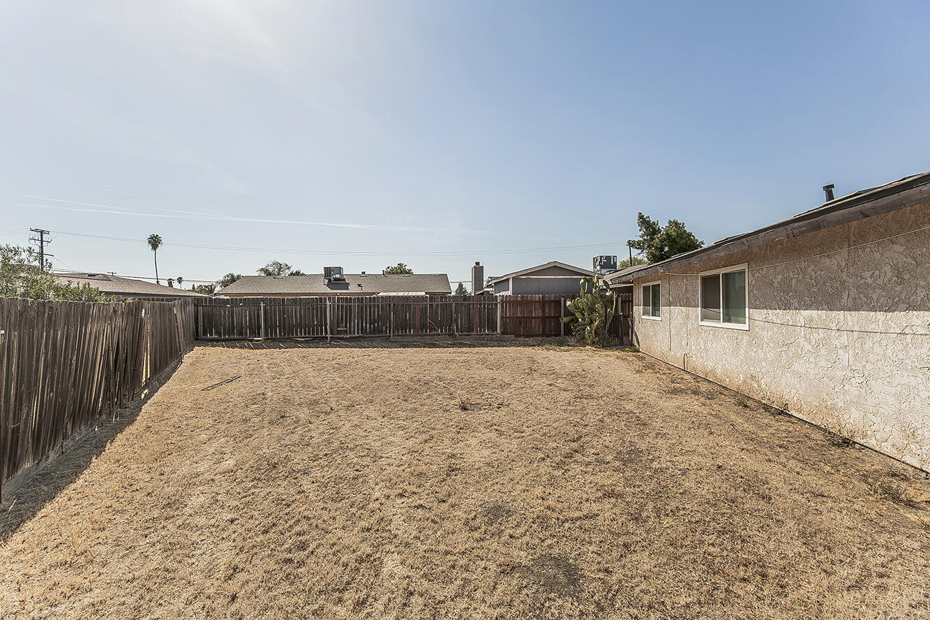 1145 Van Ct, Hanford, CA 93230