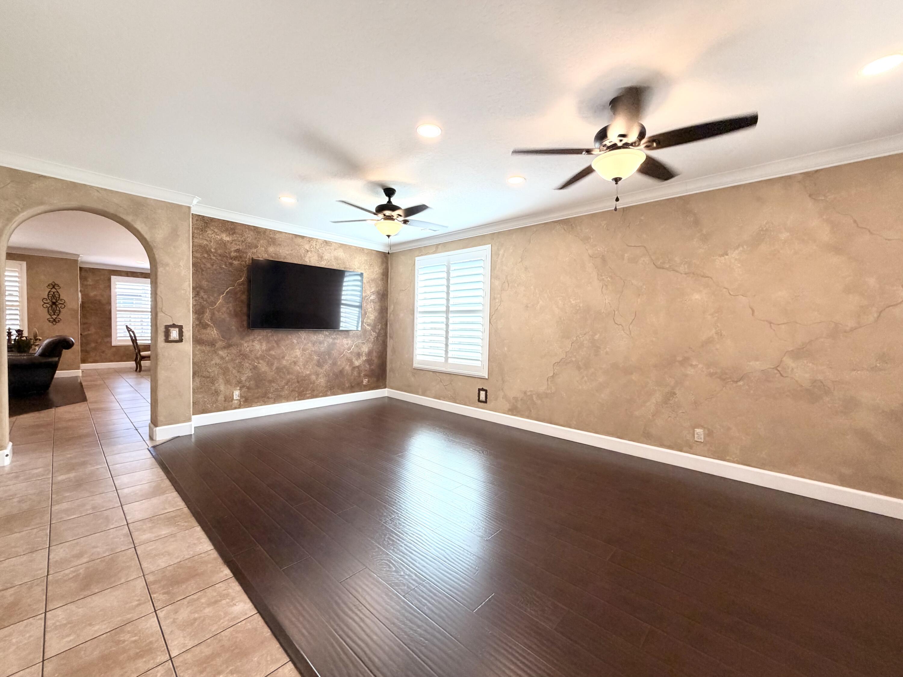 3216 W Buena Vista Ave, Visalia, CA 93291