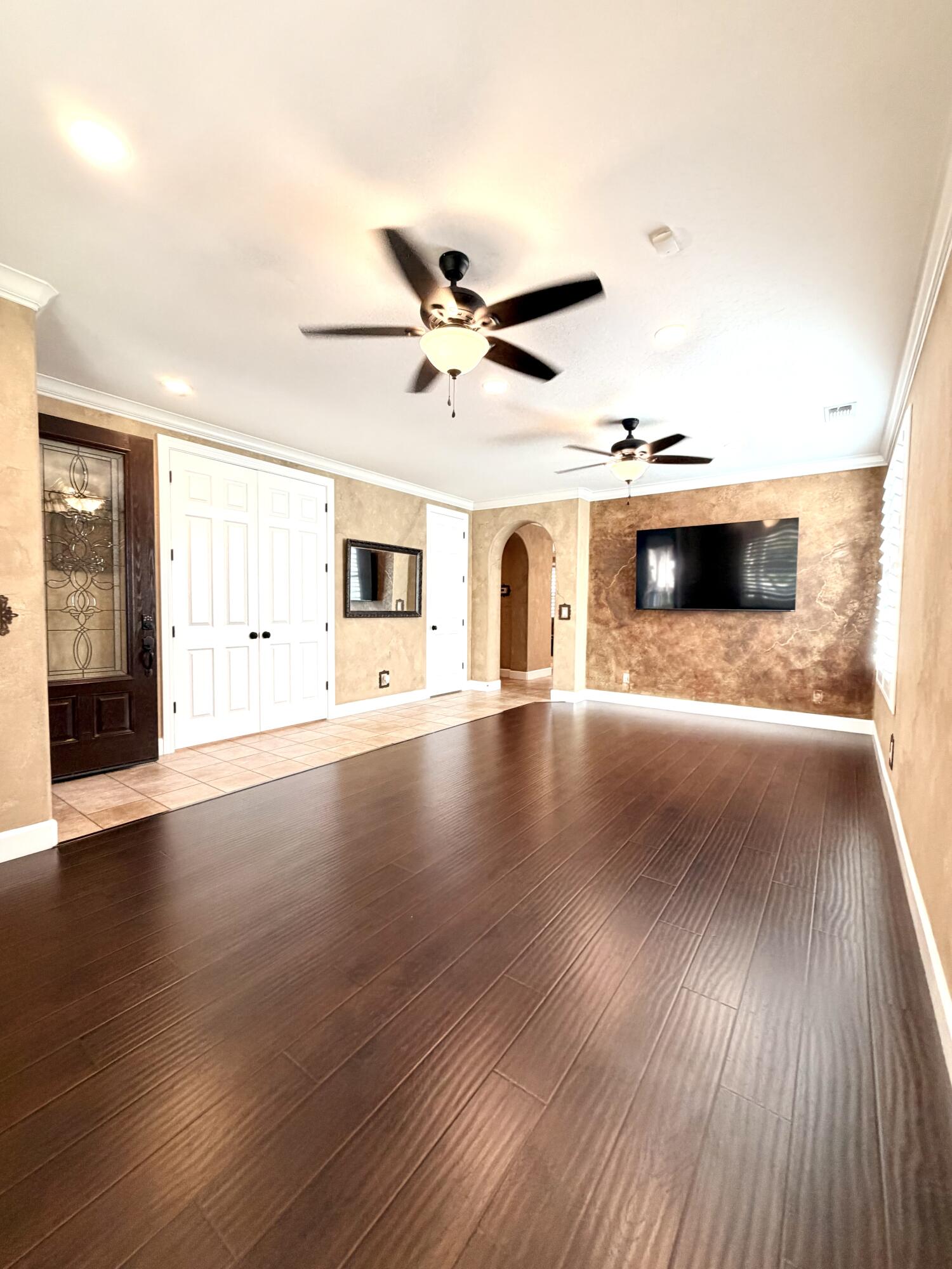 3216 W Buena Vista Ave, Visalia, CA 93291