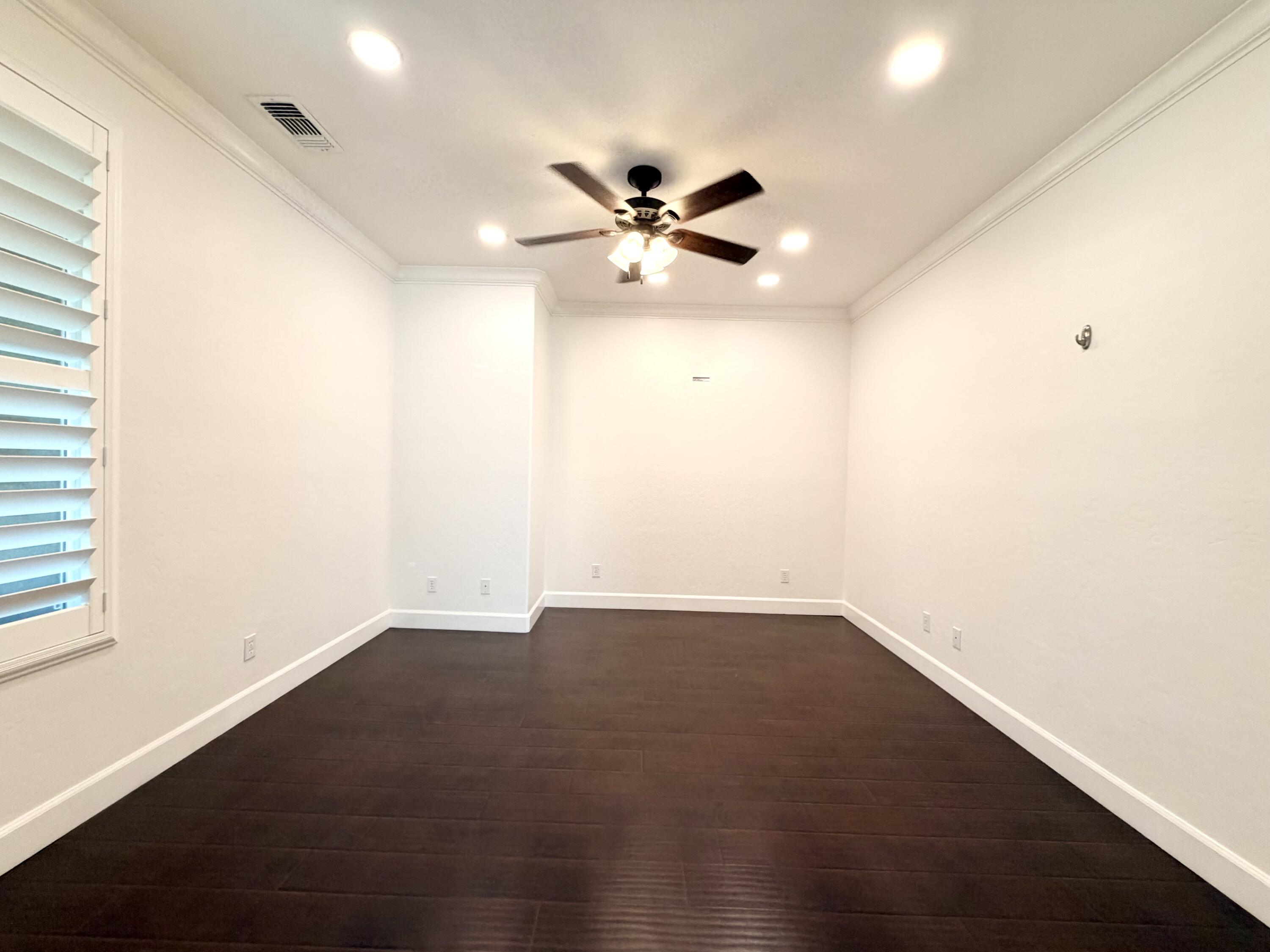 3216 W Buena Vista Ave, Visalia, CA 93291