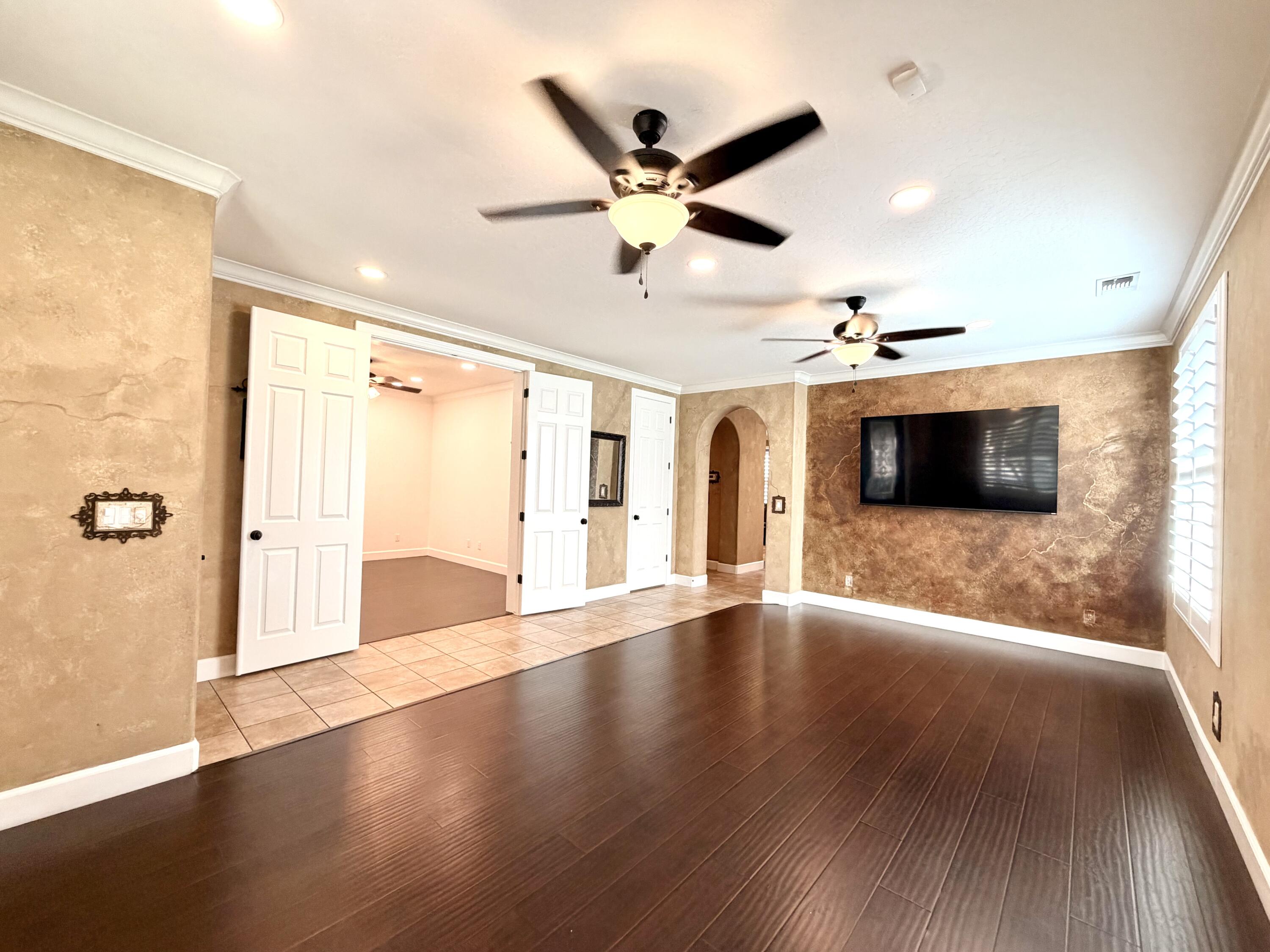 3216 W Buena Vista Ave, Visalia, CA 93291