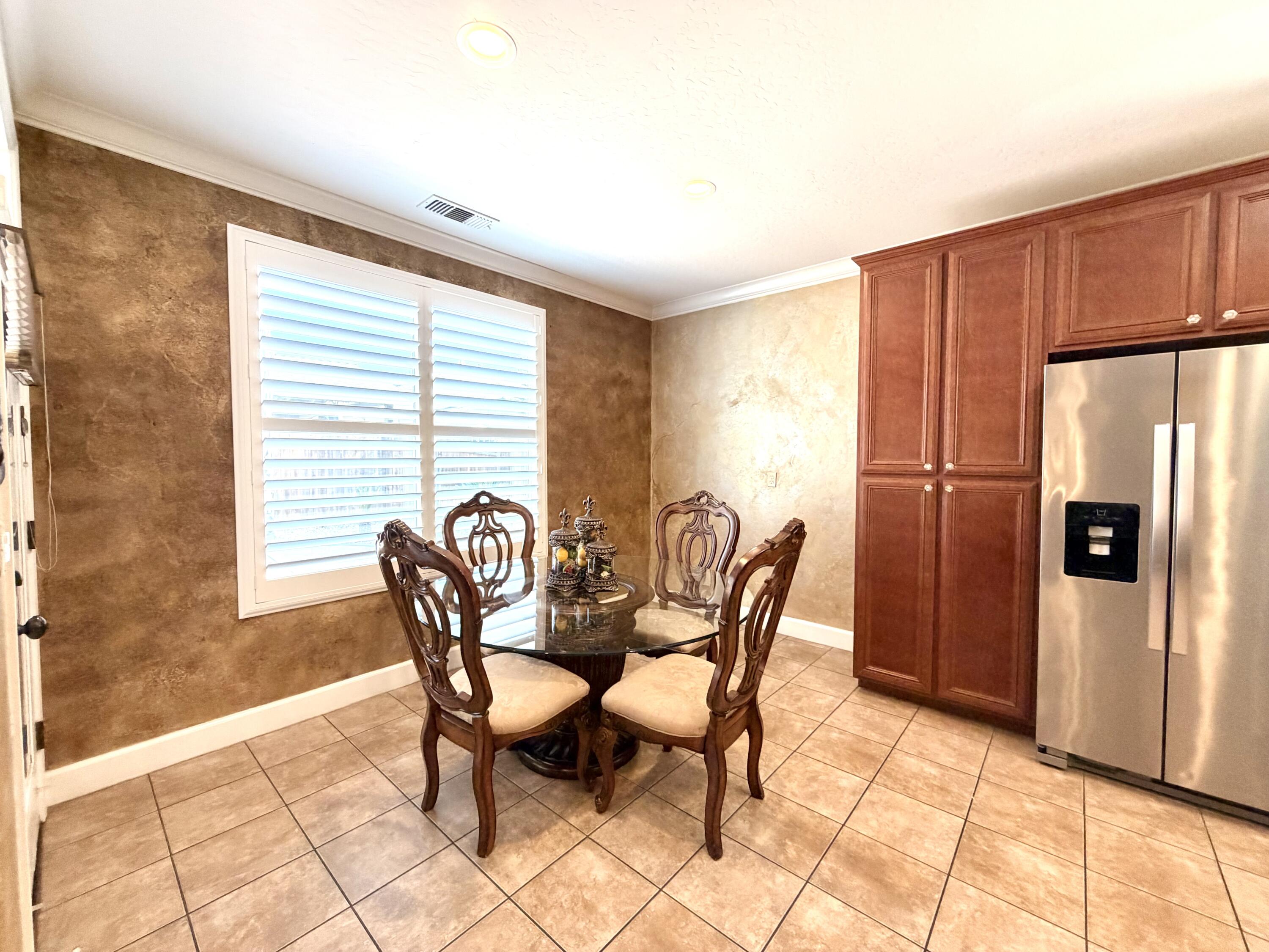 3216 W Buena Vista Ave, Visalia, CA 93291