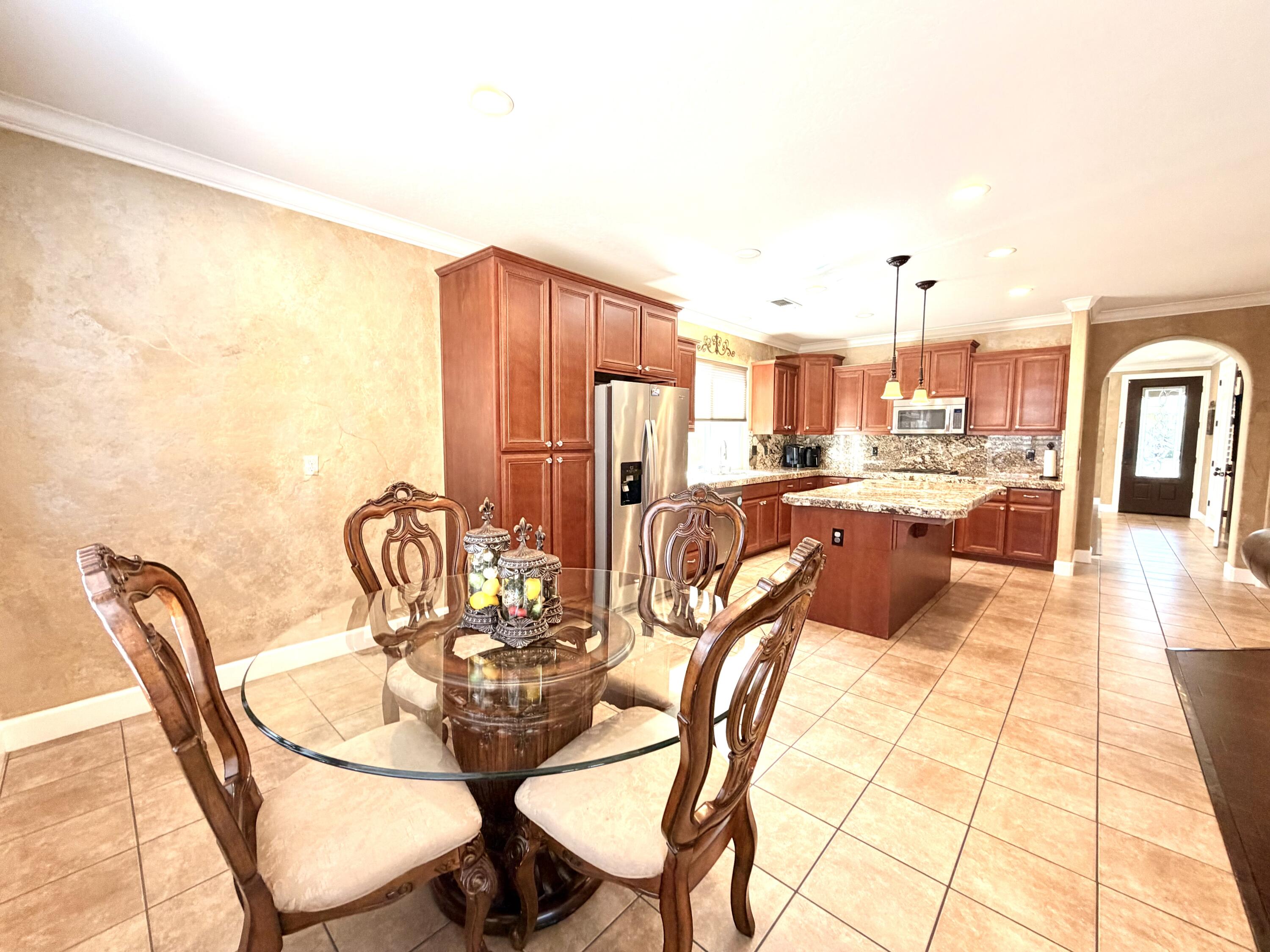 3216 W Buena Vista Ave, Visalia, CA 93291