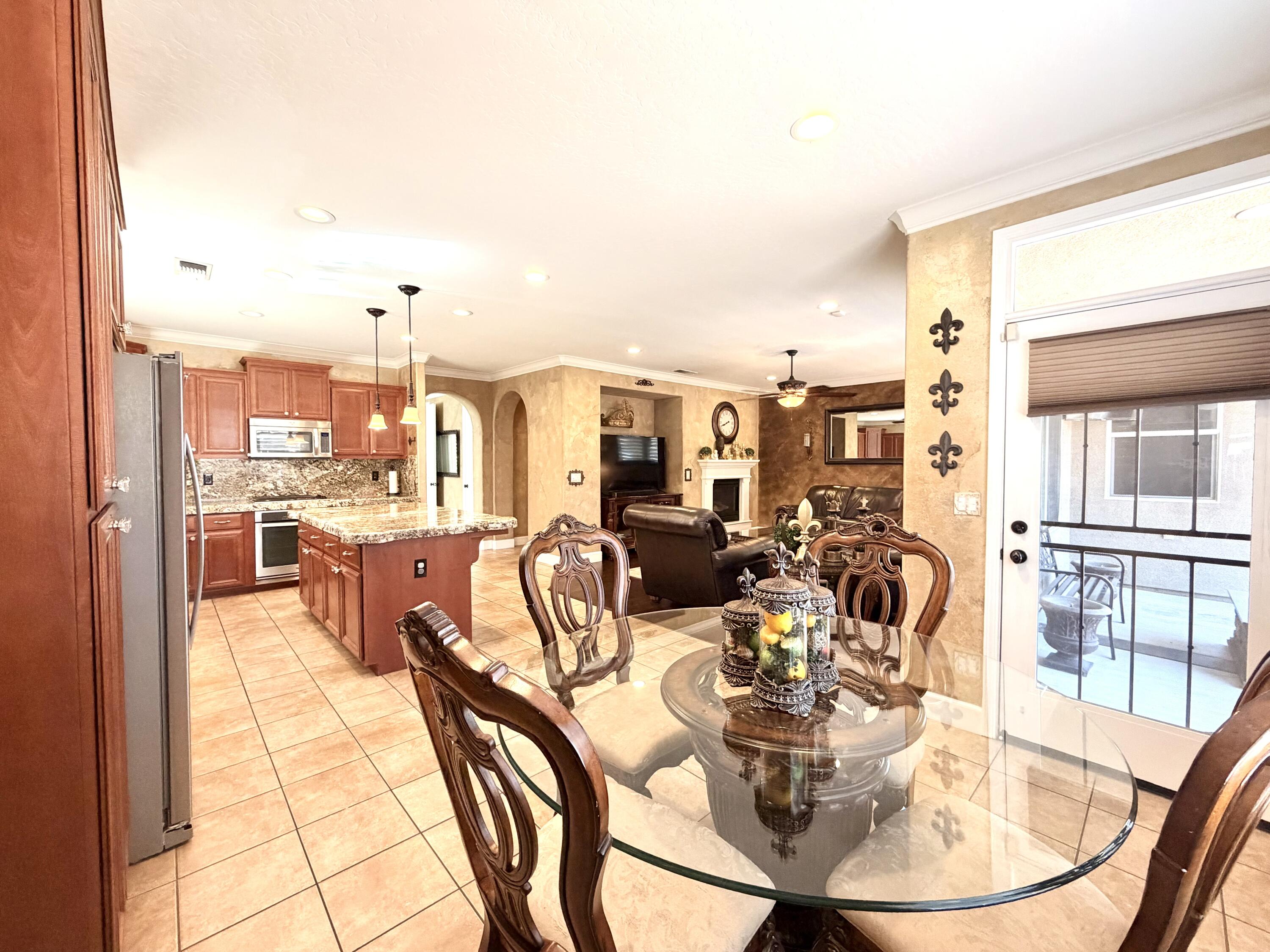 3216 W Buena Vista Ave, Visalia, CA 93291