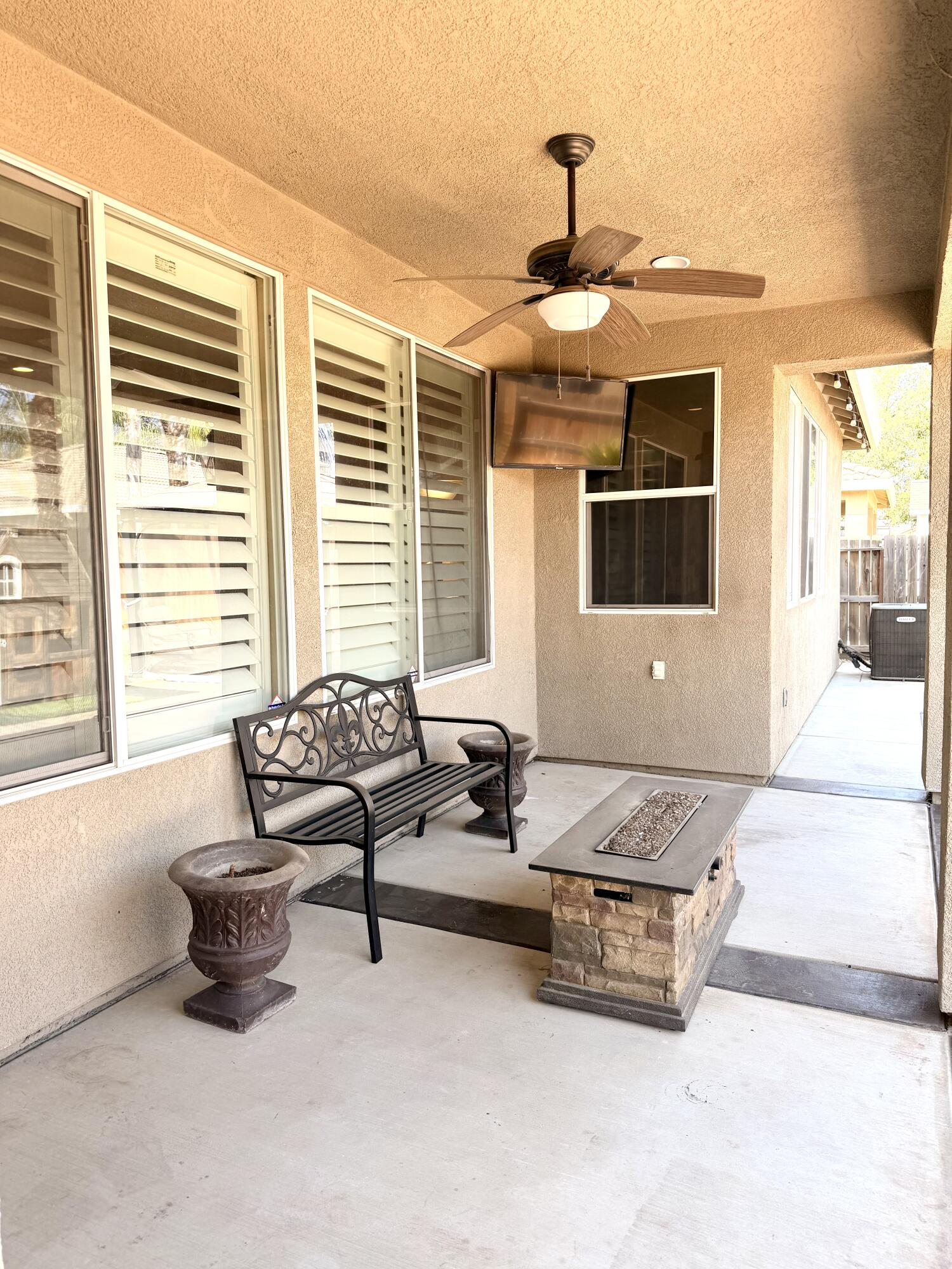 3216 W Buena Vista Ave, Visalia, CA 93291
