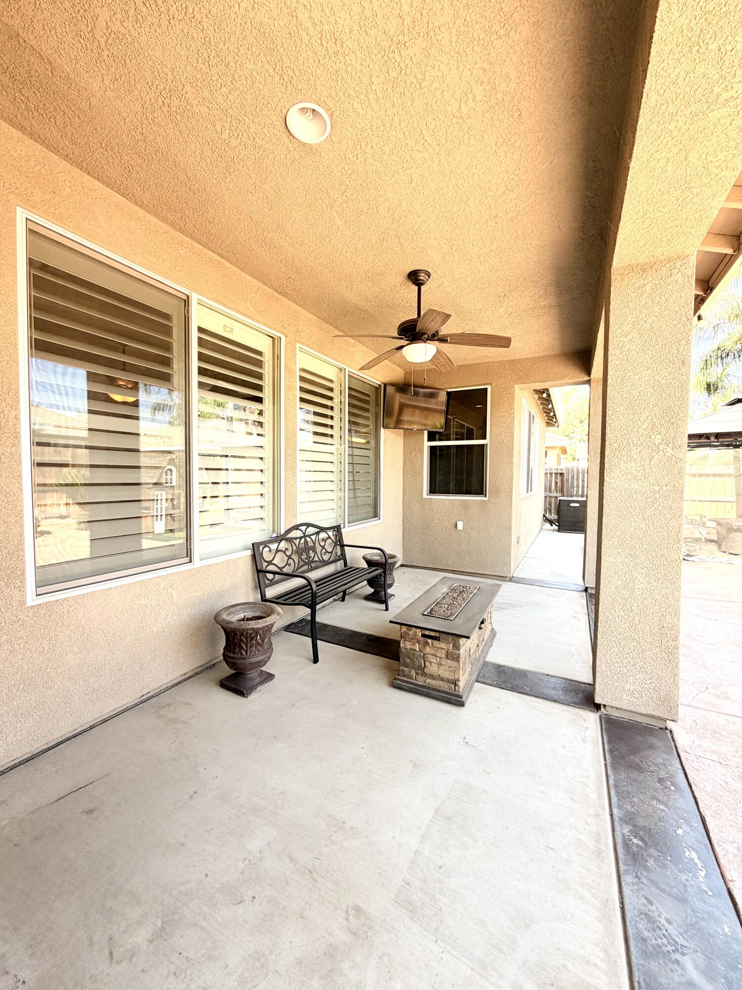 3216 W Buena Vista Ave, Visalia, CA 93291