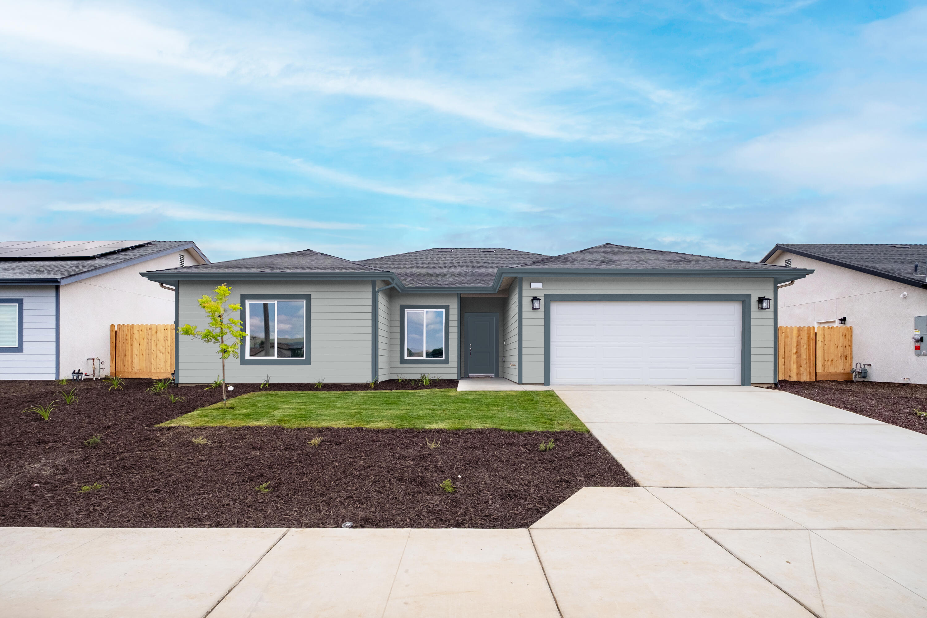 253 Yokut Ct, Woodlake, CA 93286