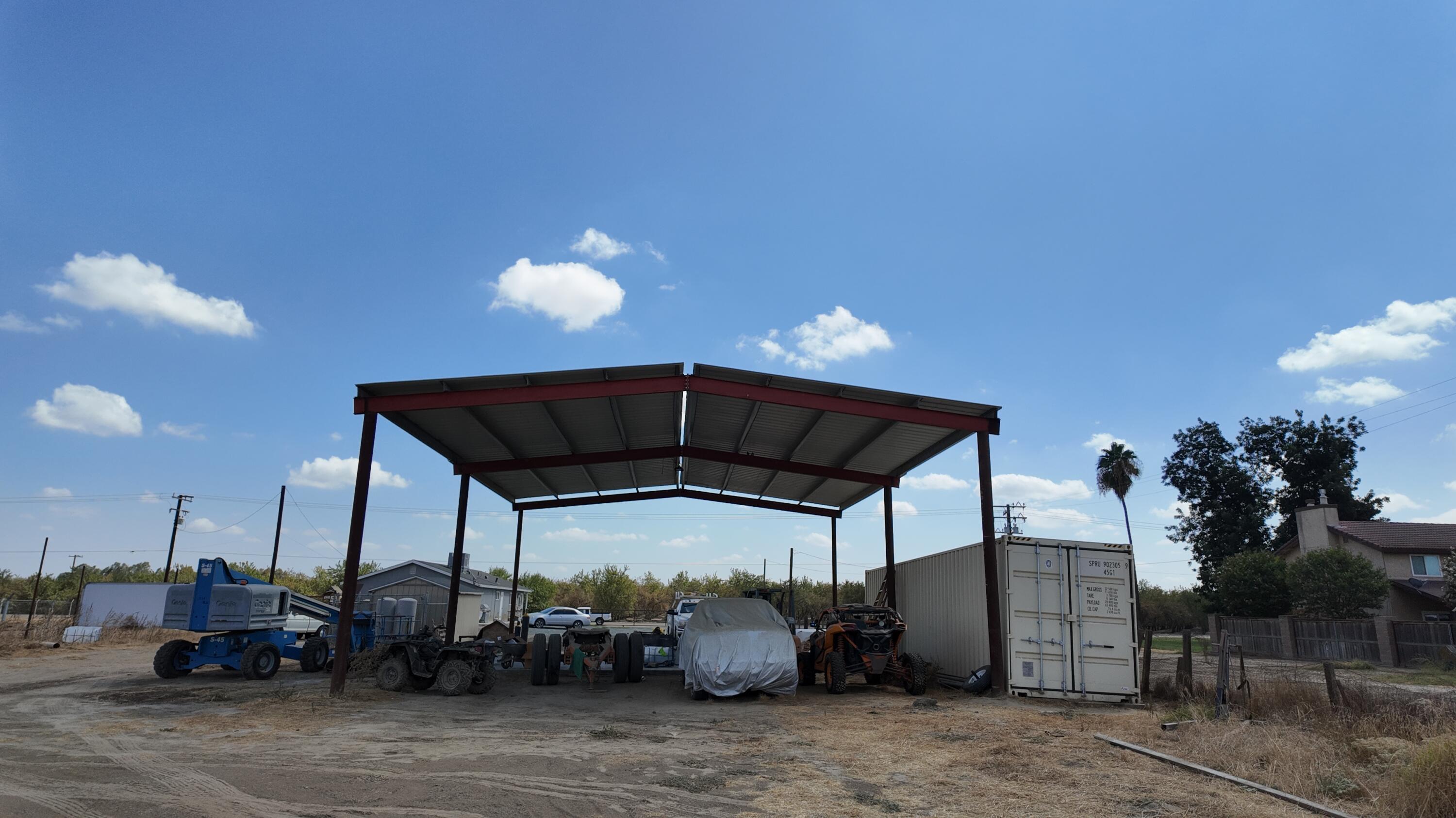 2437 N Palm St, Pixley, CA 93256