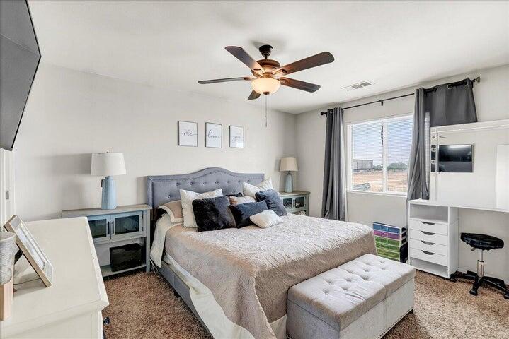 2437 N Palm St, Pixley, CA 93256