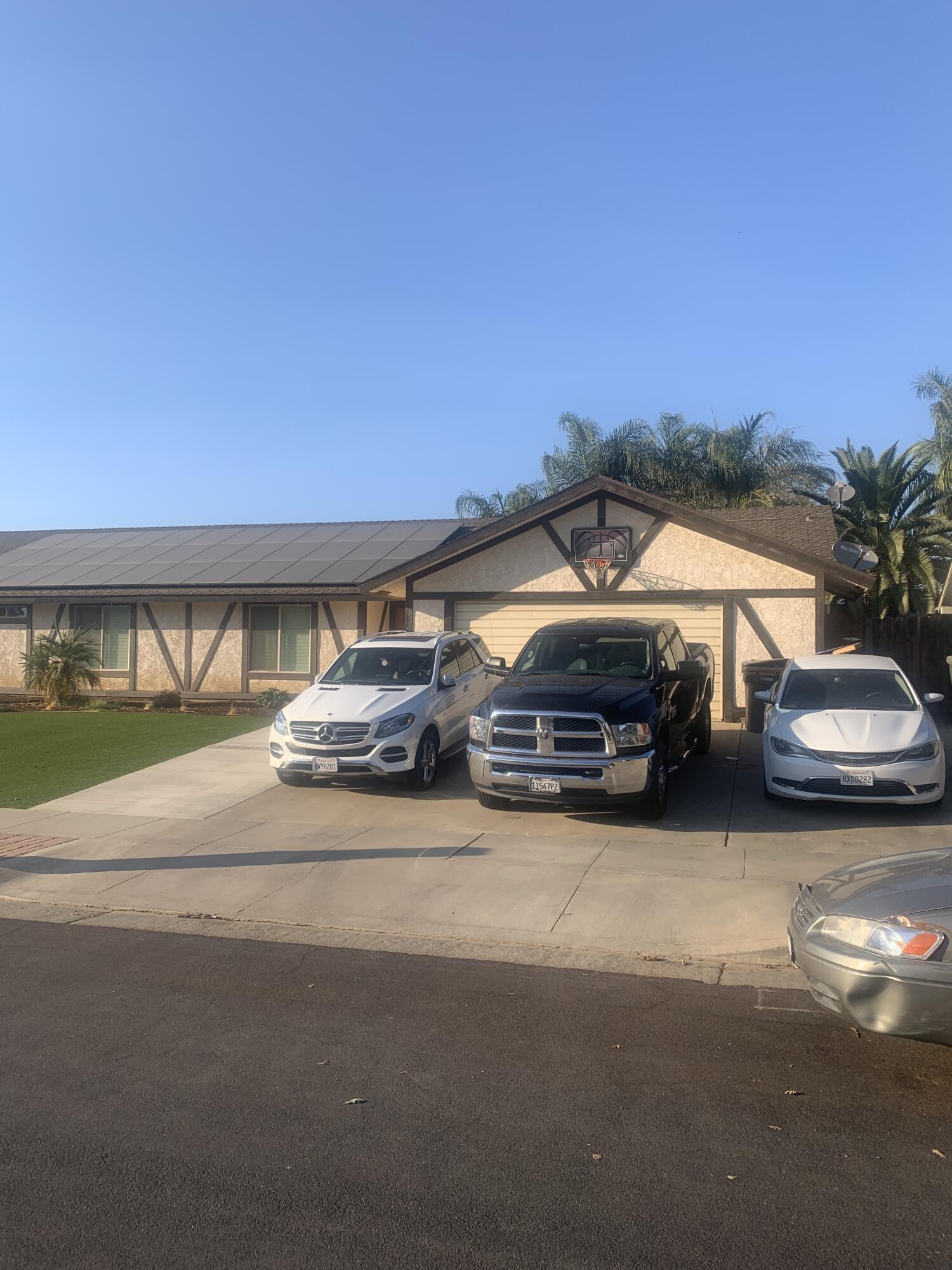 1602 E Avila Dr, Tulare, CA 93274
