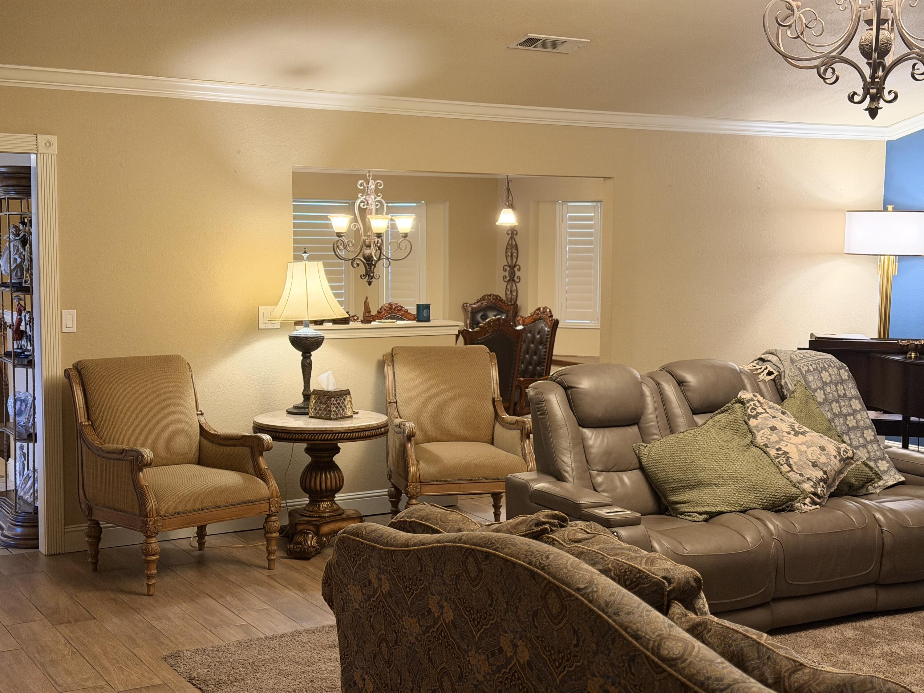 1602 E Avila Dr, Tulare, CA 93274