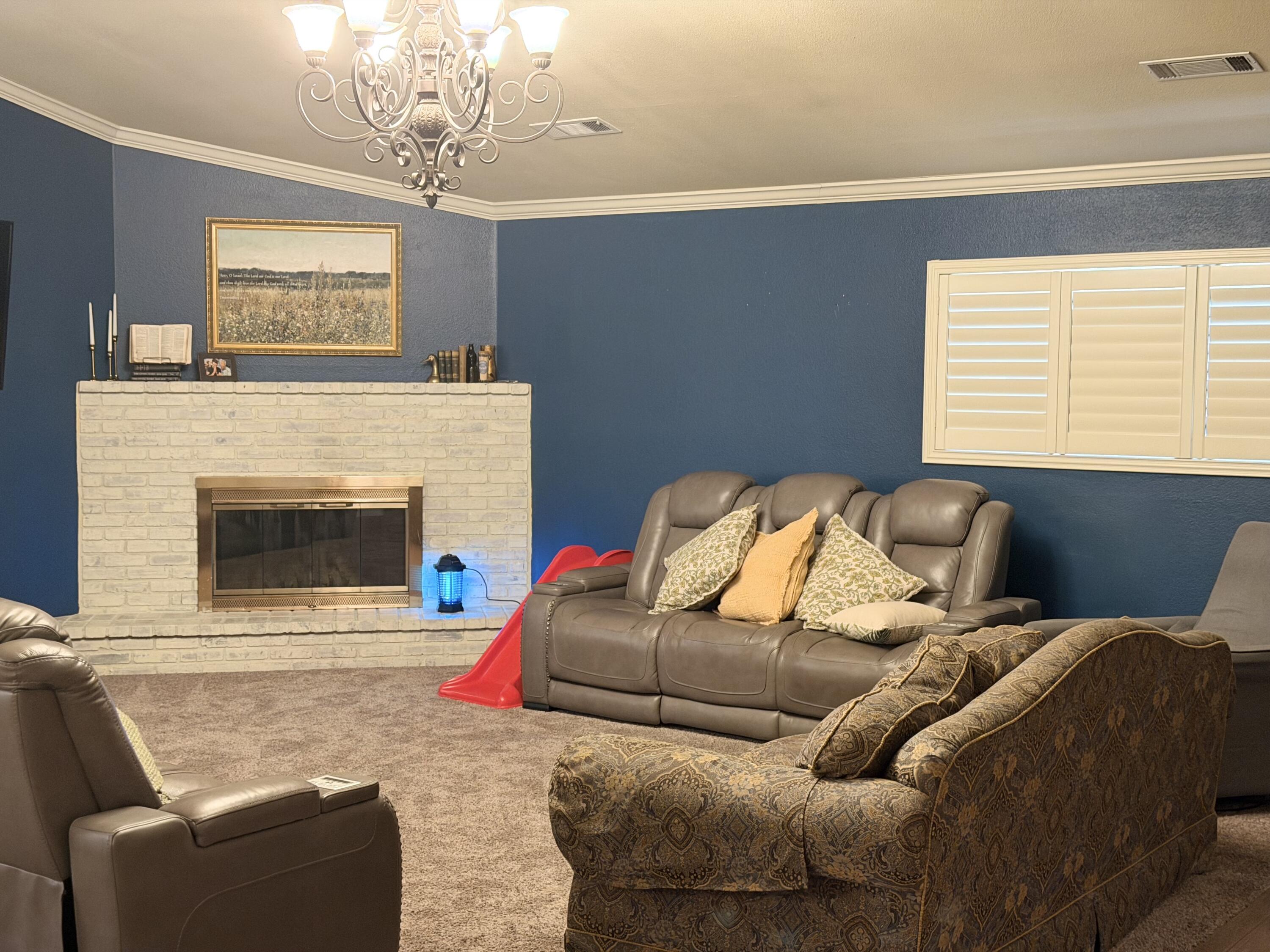 1602 E Avila Dr, Tulare, CA 93274