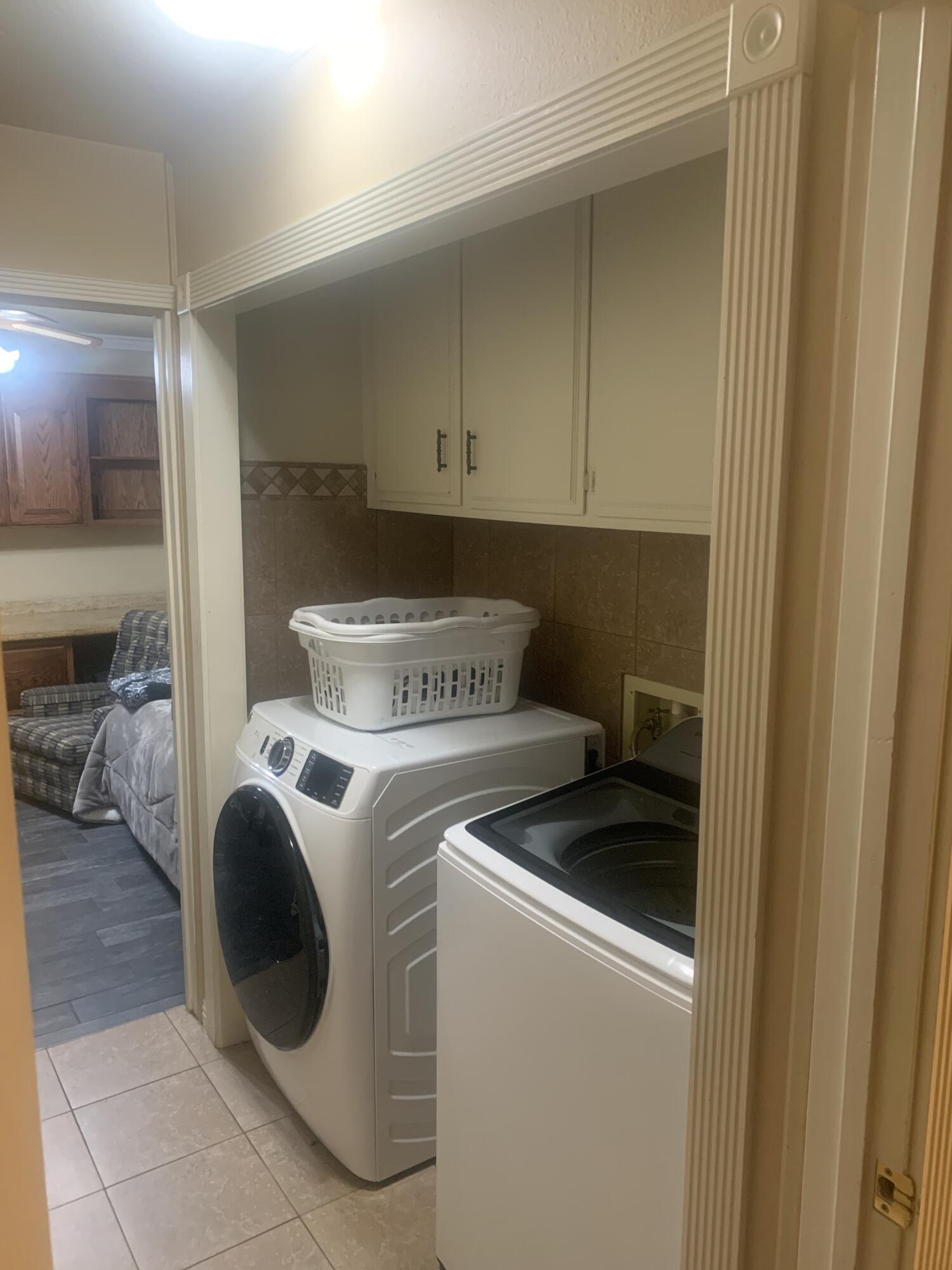 1602 E Avila Dr, Tulare, CA 93274