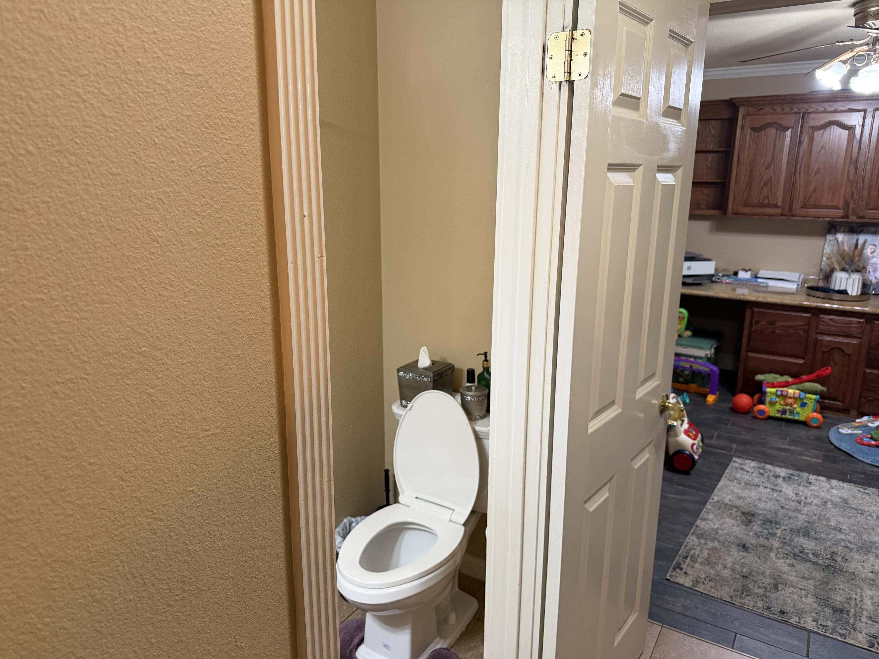 1602 E Avila Dr, Tulare, CA 93274