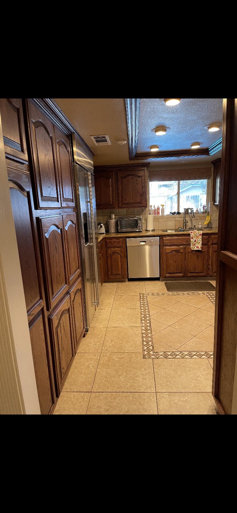 1602 E Avila Dr, Tulare, CA 93274