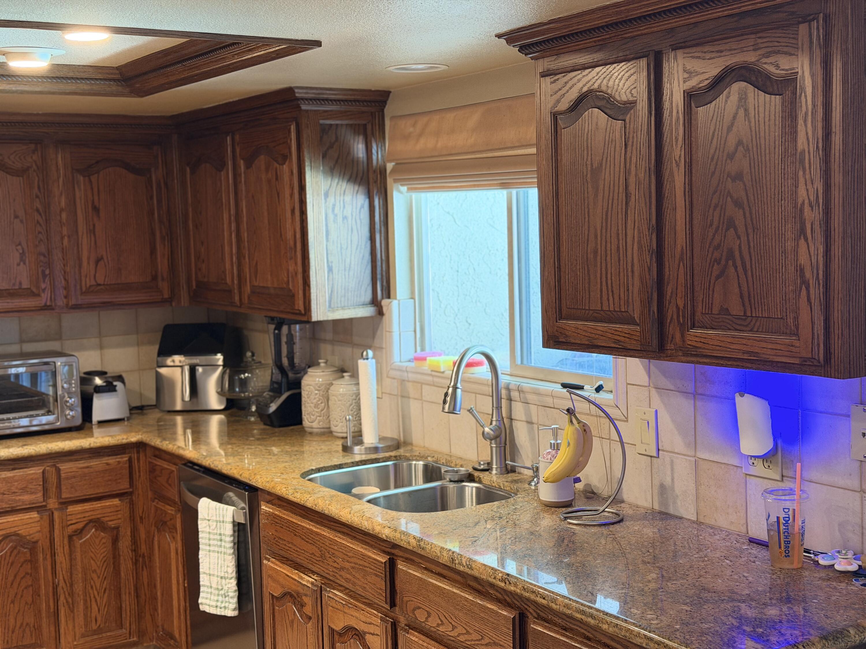 1602 E Avila Dr, Tulare, CA 93274