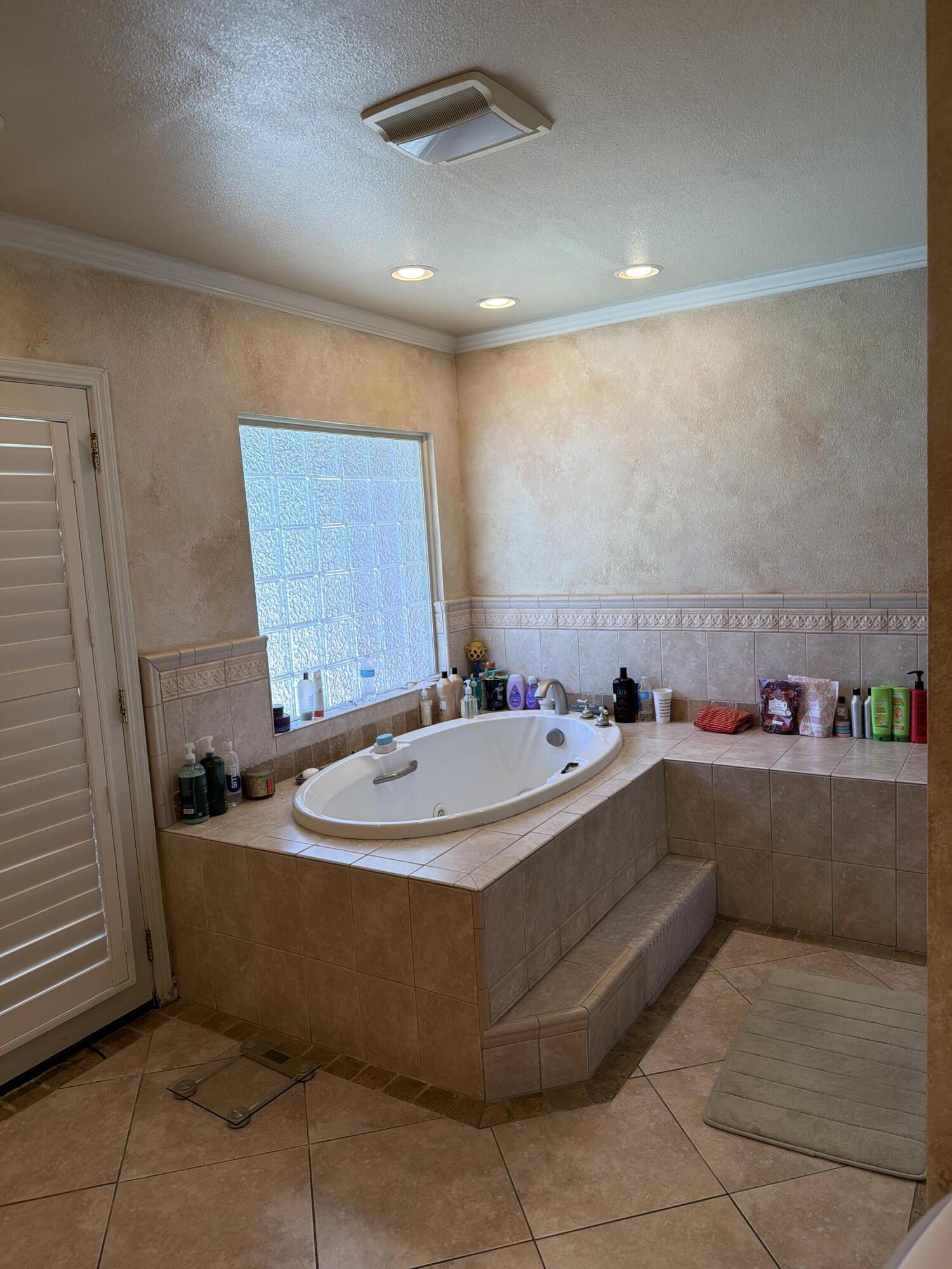 1602 E Avila Dr, Tulare, CA 93274