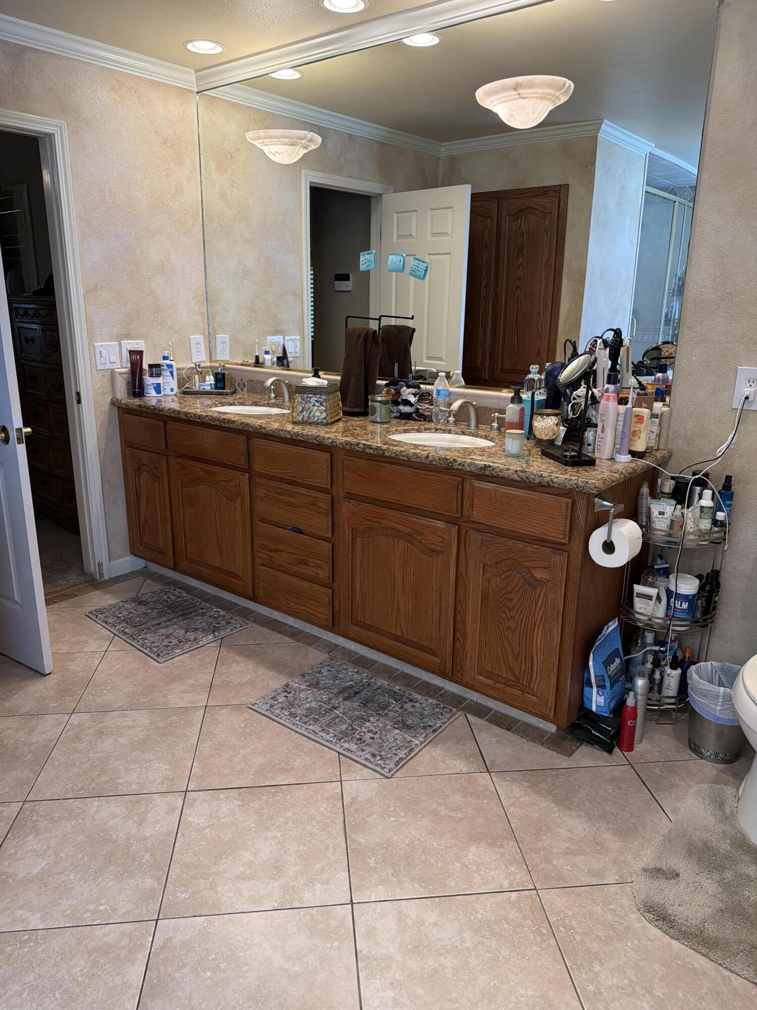 1602 E Avila Dr, Tulare, CA 93274