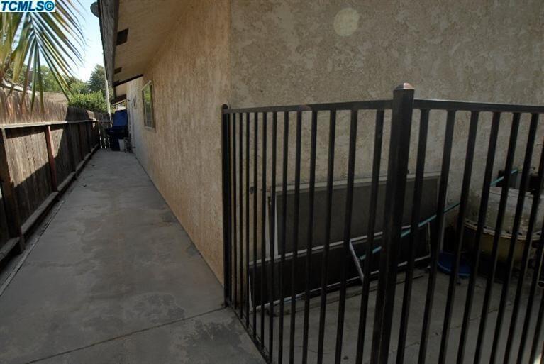1602 E Avila Dr, Tulare, CA 93274