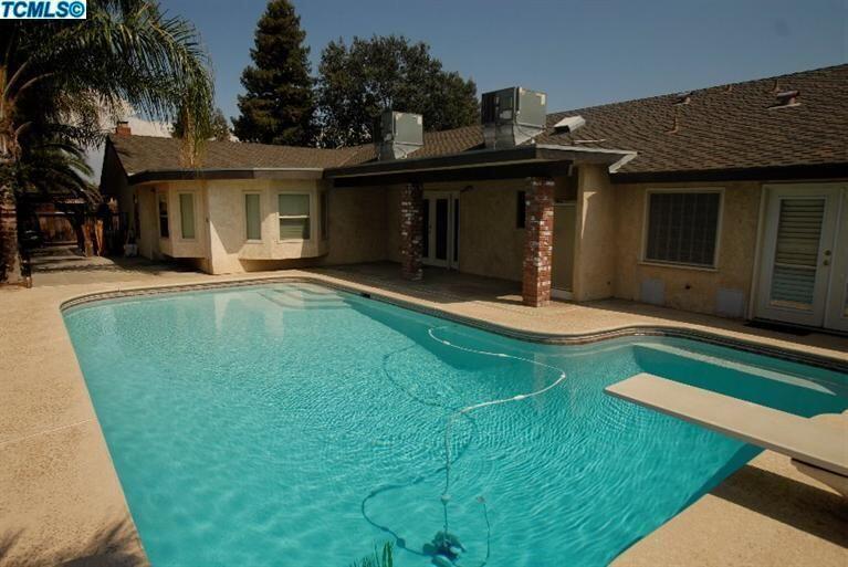 1602 E Avila Dr, Tulare, CA 93274