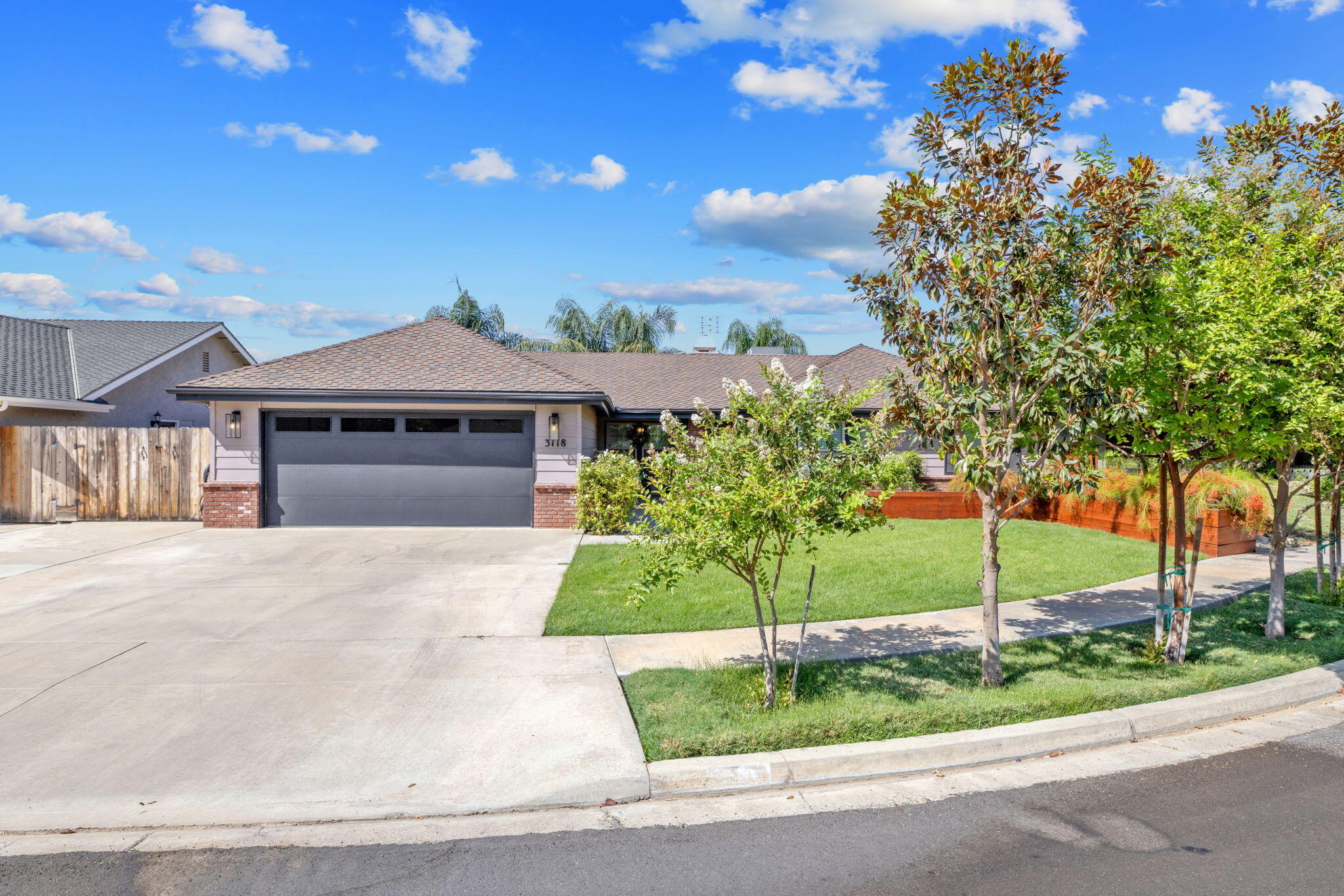3118 W Dorothea Ave, Visalia, CA 93277