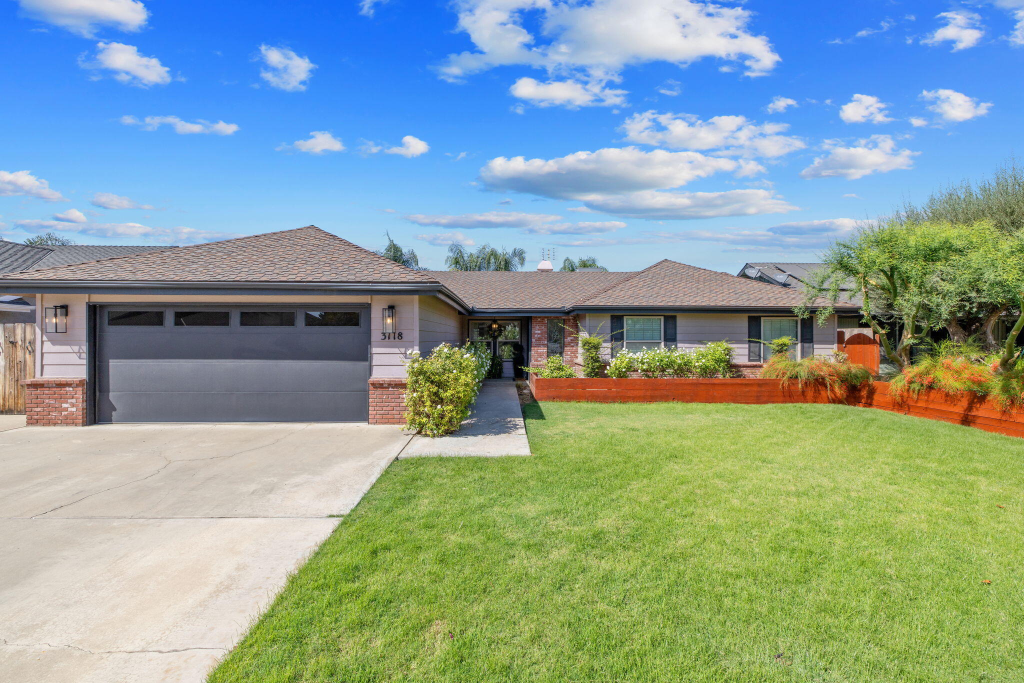 3118 W Dorothea Ave, Visalia, CA 93277