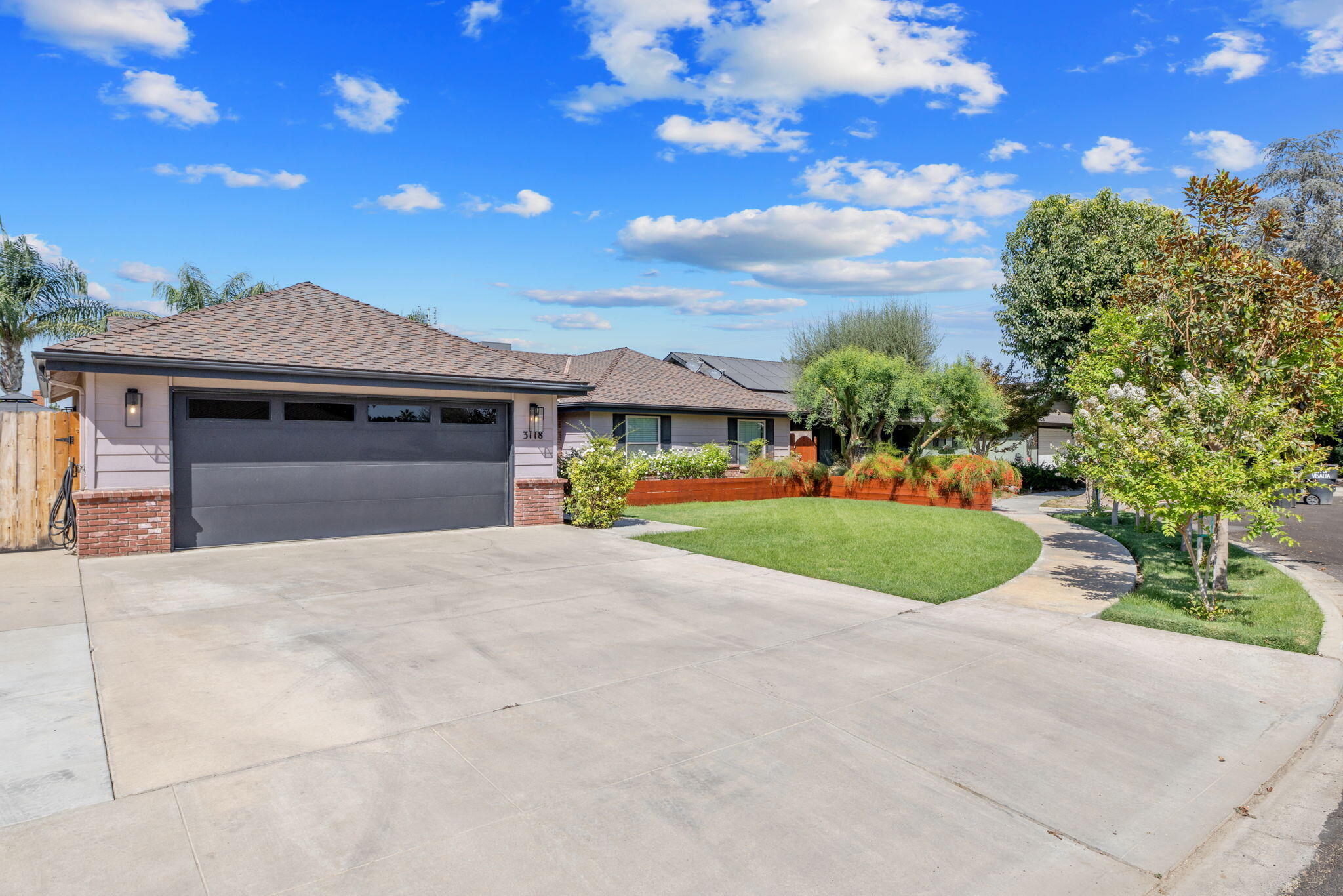3118 W Dorothea Ave, Visalia, CA 93277