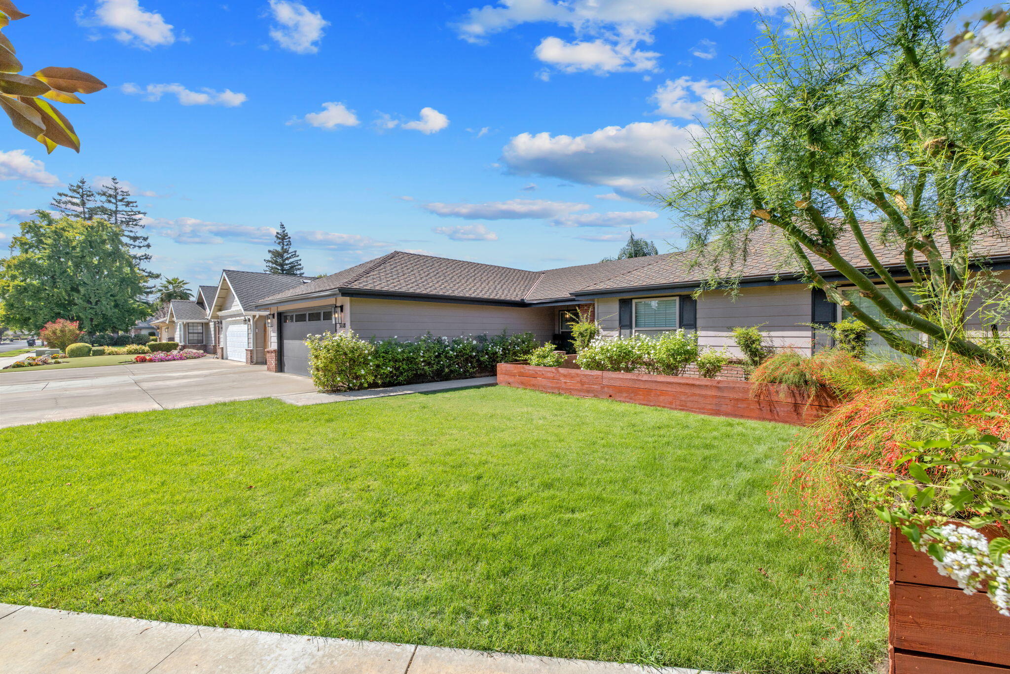 3118 W Dorothea Ave, Visalia, CA 93277