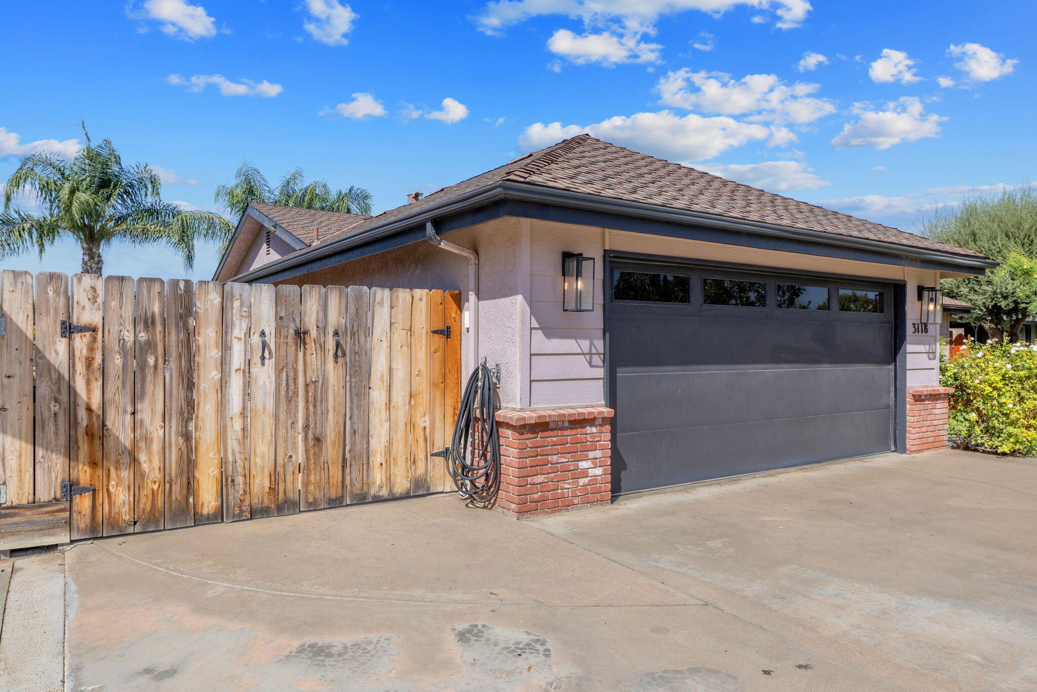 3118 W Dorothea Ave, Visalia, CA 93277