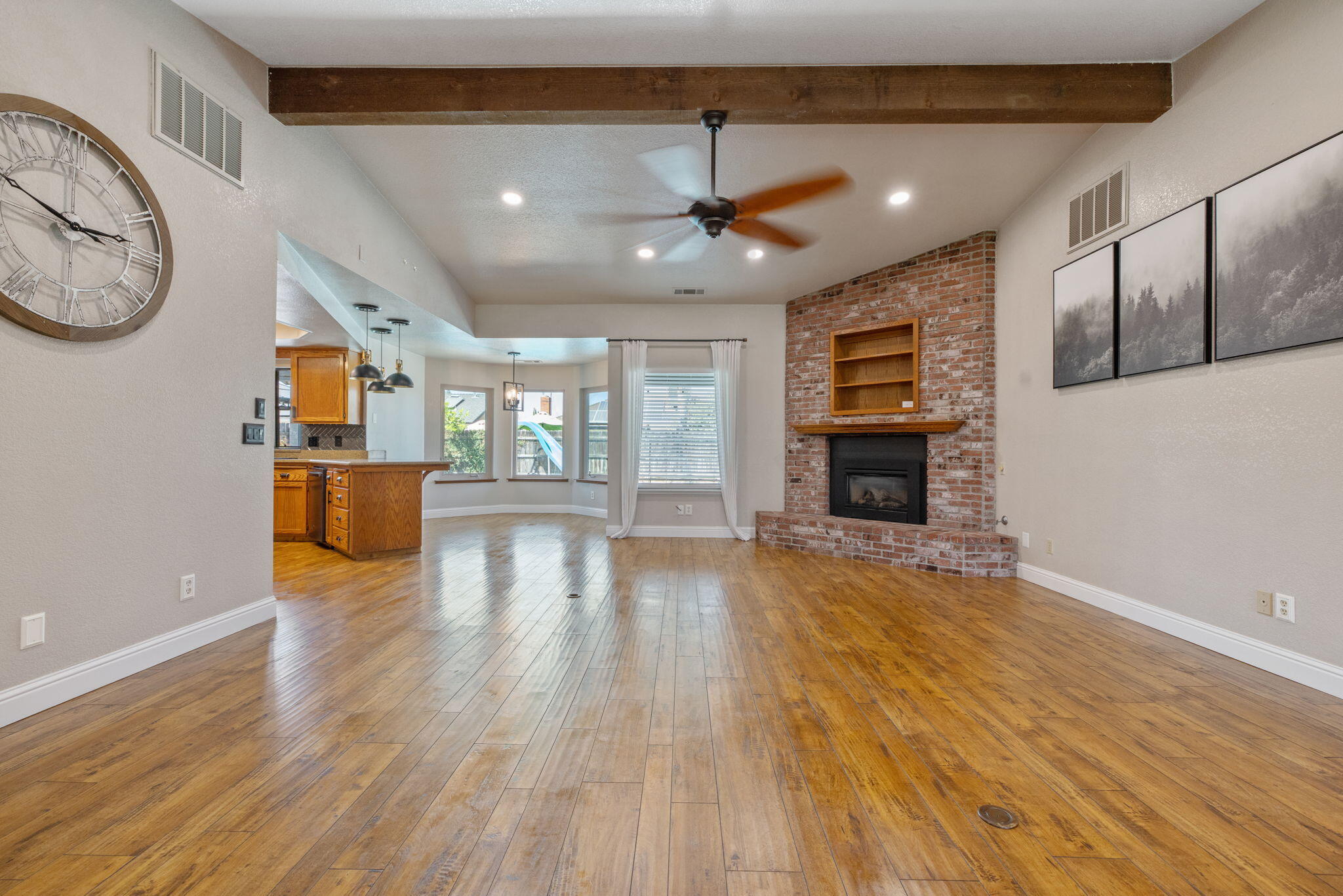 3118 W Dorothea Ave, Visalia, CA 93277