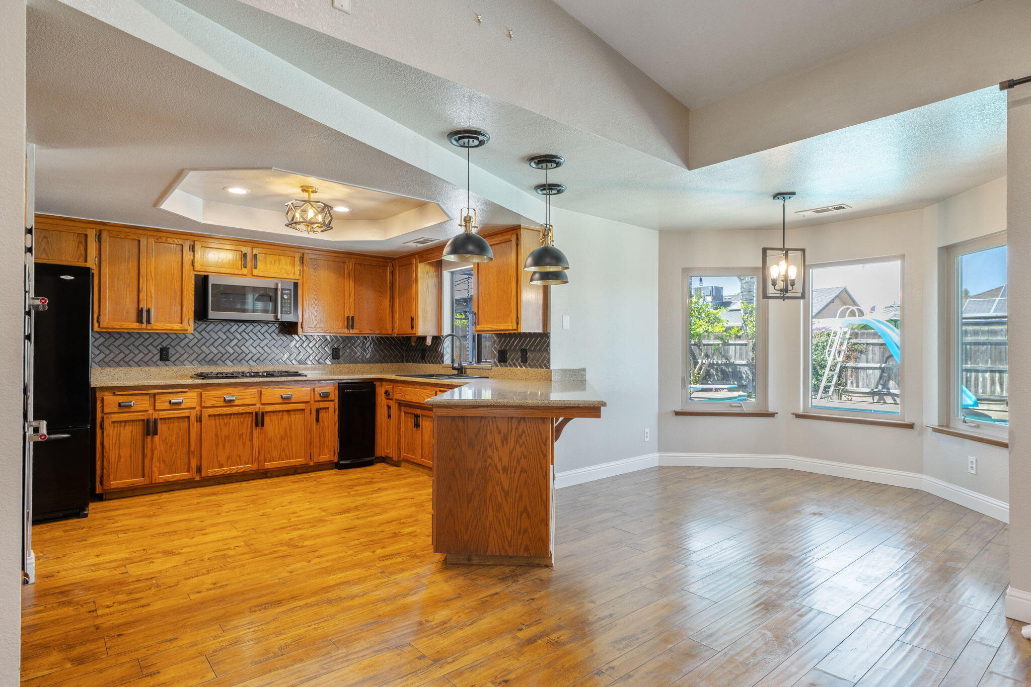 3118 W Dorothea Ave, Visalia, CA 93277