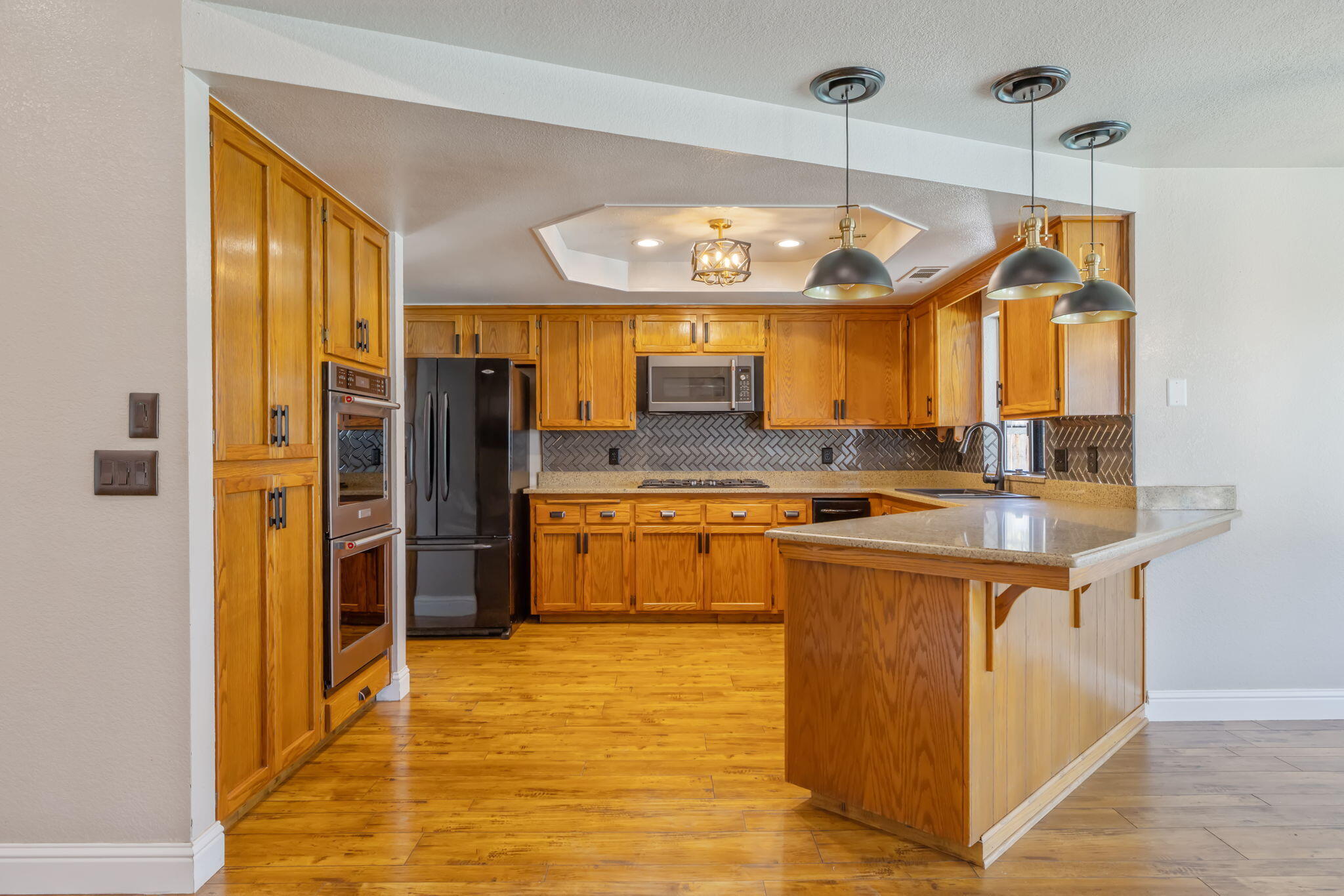 3118 W Dorothea Ave, Visalia, CA 93277